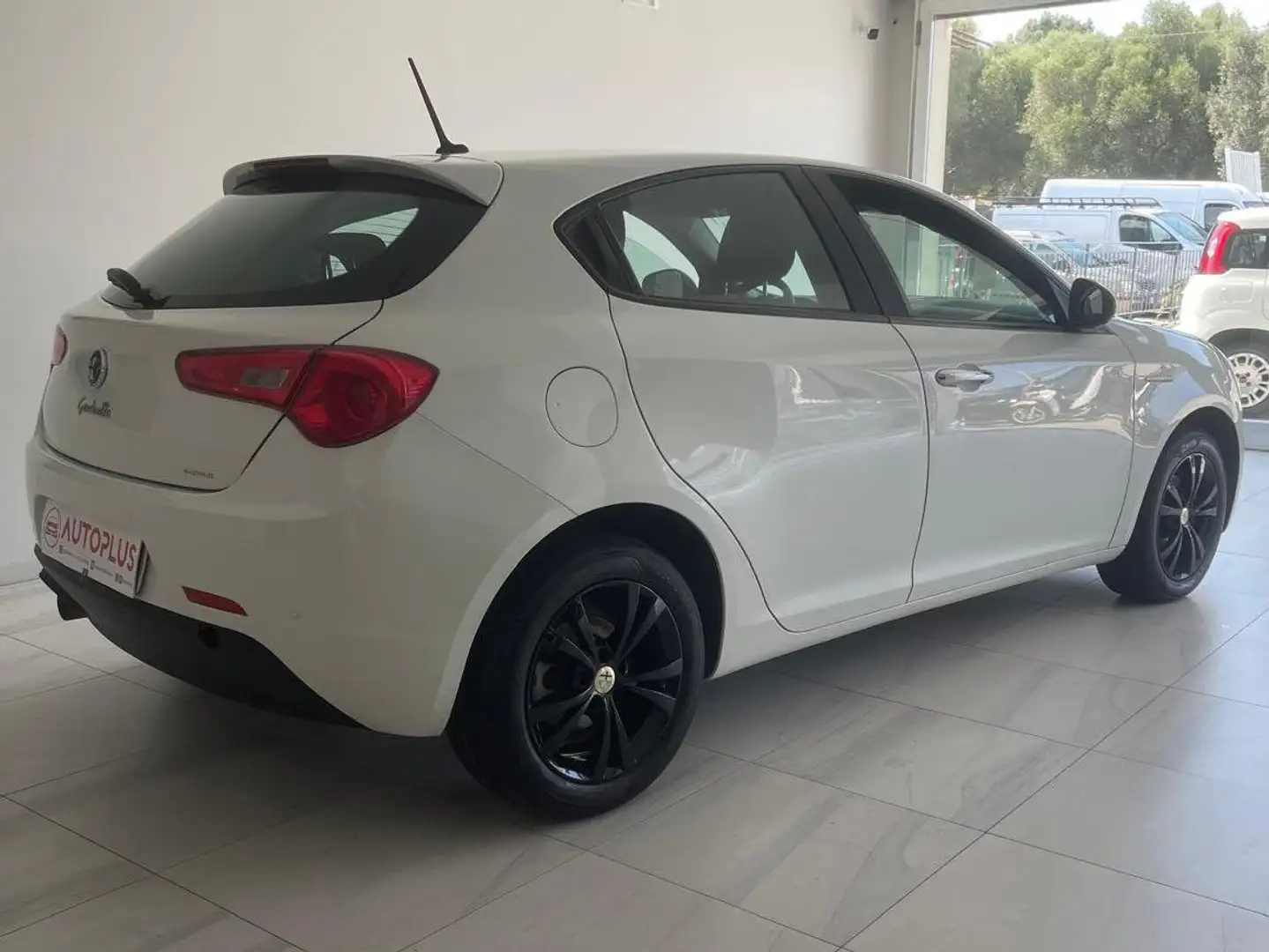 Alfa Romeo Giulietta Giulietta III 2010 1.6 jtdm Progression E5+ Weiß - 2