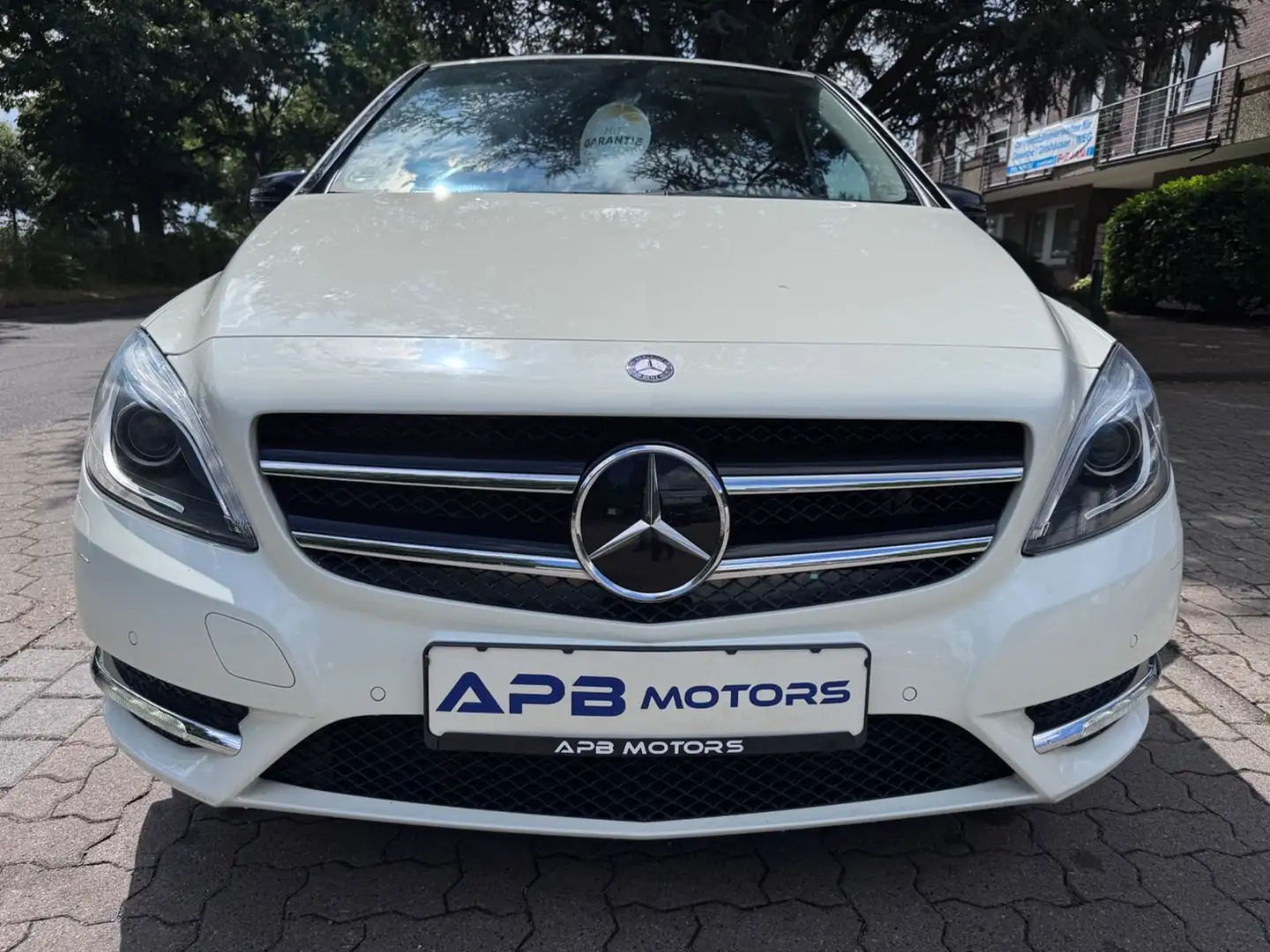 Mercedes-Benz B 180 NIGHT+SPORT-PAKET BI-XENON NAVI AHK 18"ALU Blanco - 2