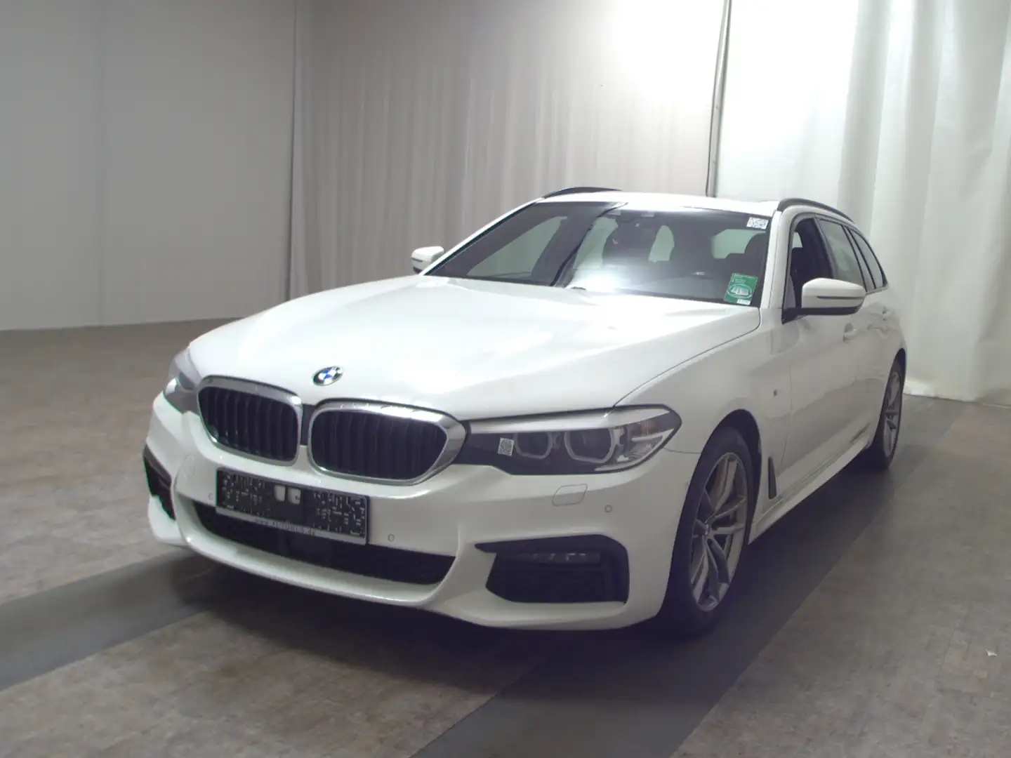 BMW 520 d Touring M-Sport Navi Pano LC Pro AHK ACC Weiß - 2