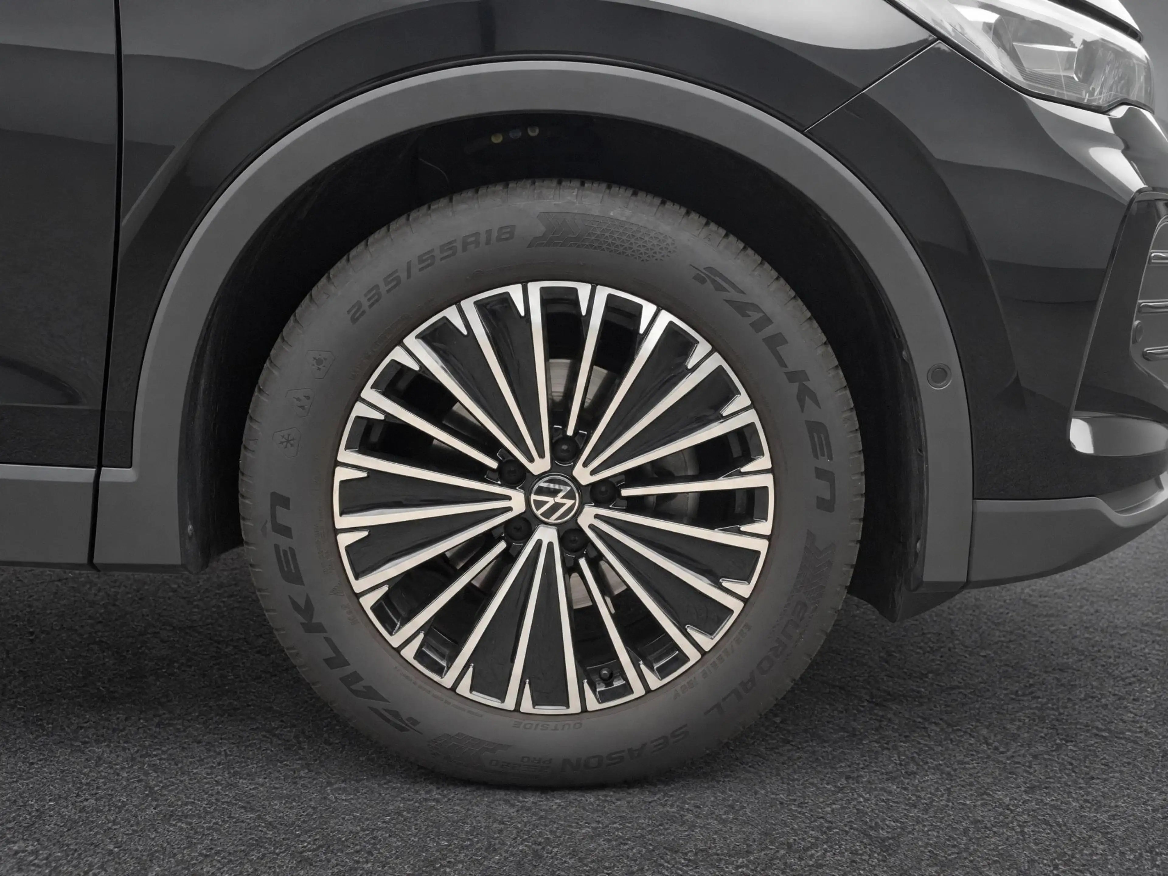 Volkswagen Tiguan 1.5 eTSI 130pk DSG Life Edition · 360 Camera · Weg — photo 8