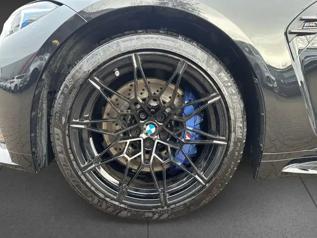 BMW M3 view 9