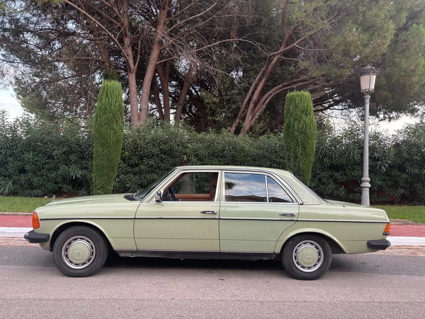 Mercedes-Benz 240 240 D Zöld - 1