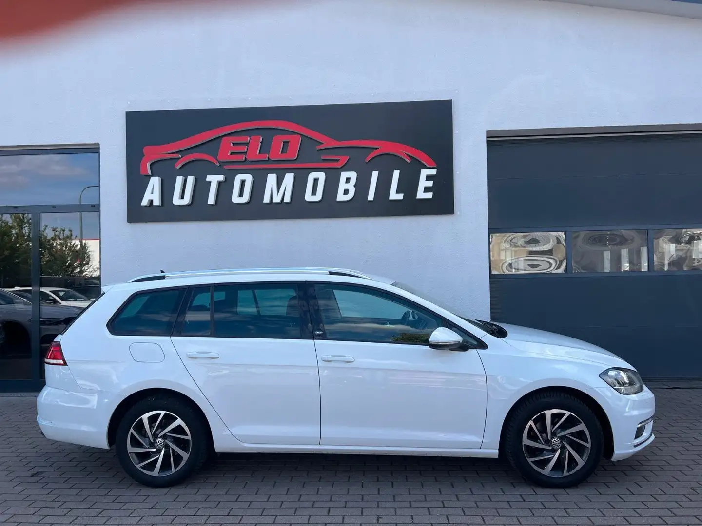 Volkswagen Golf VII 1.6 TDI Variant Sound*ACC*CarPlay* Weiß - 2