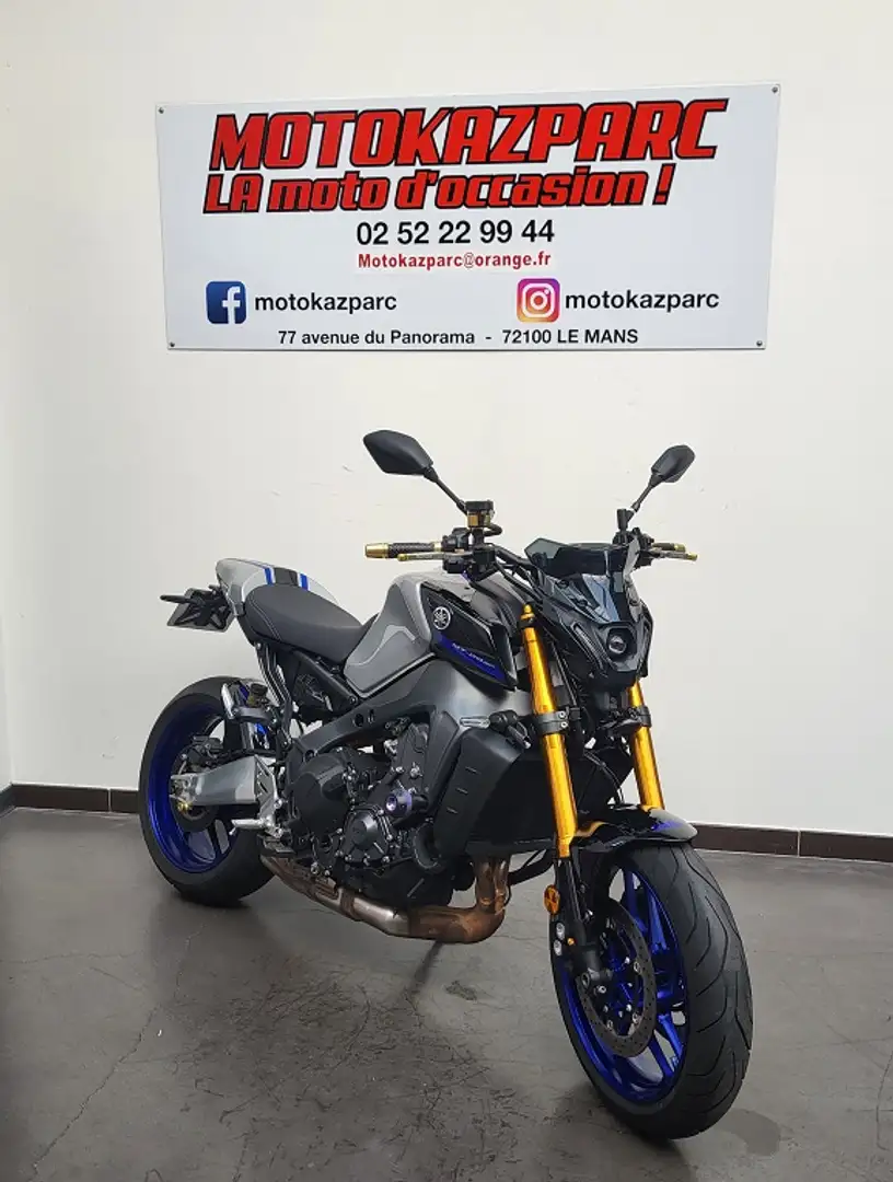 Yamaha MT-09 Argent - 1