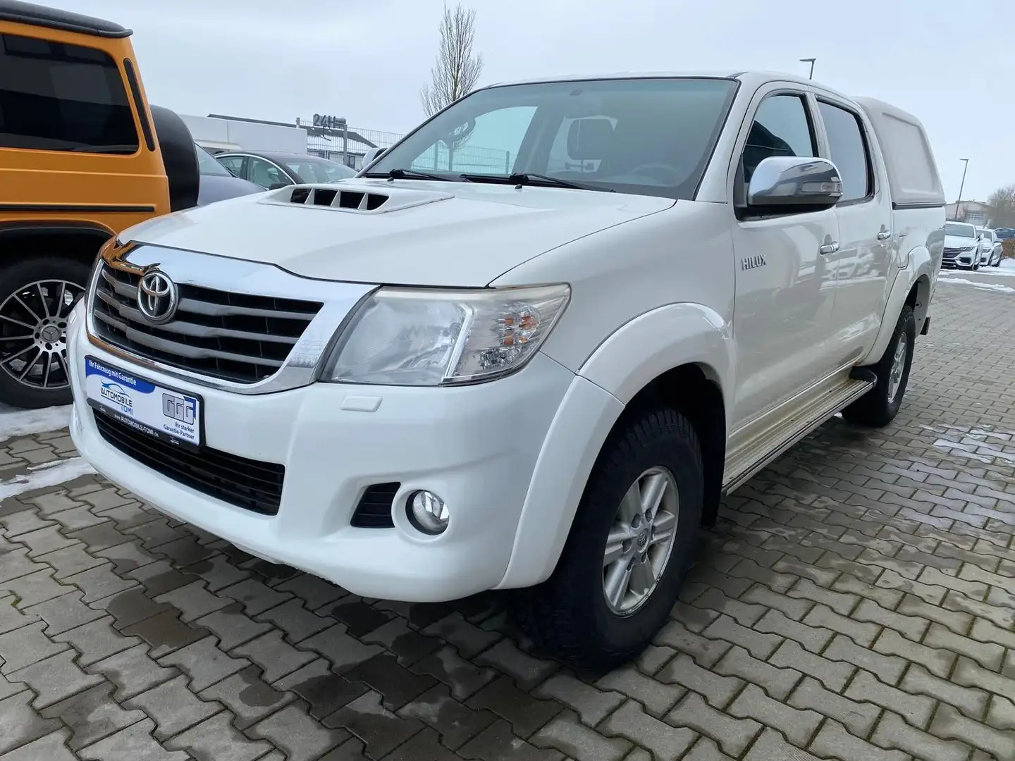 Toyota Hilux Weiß - 1