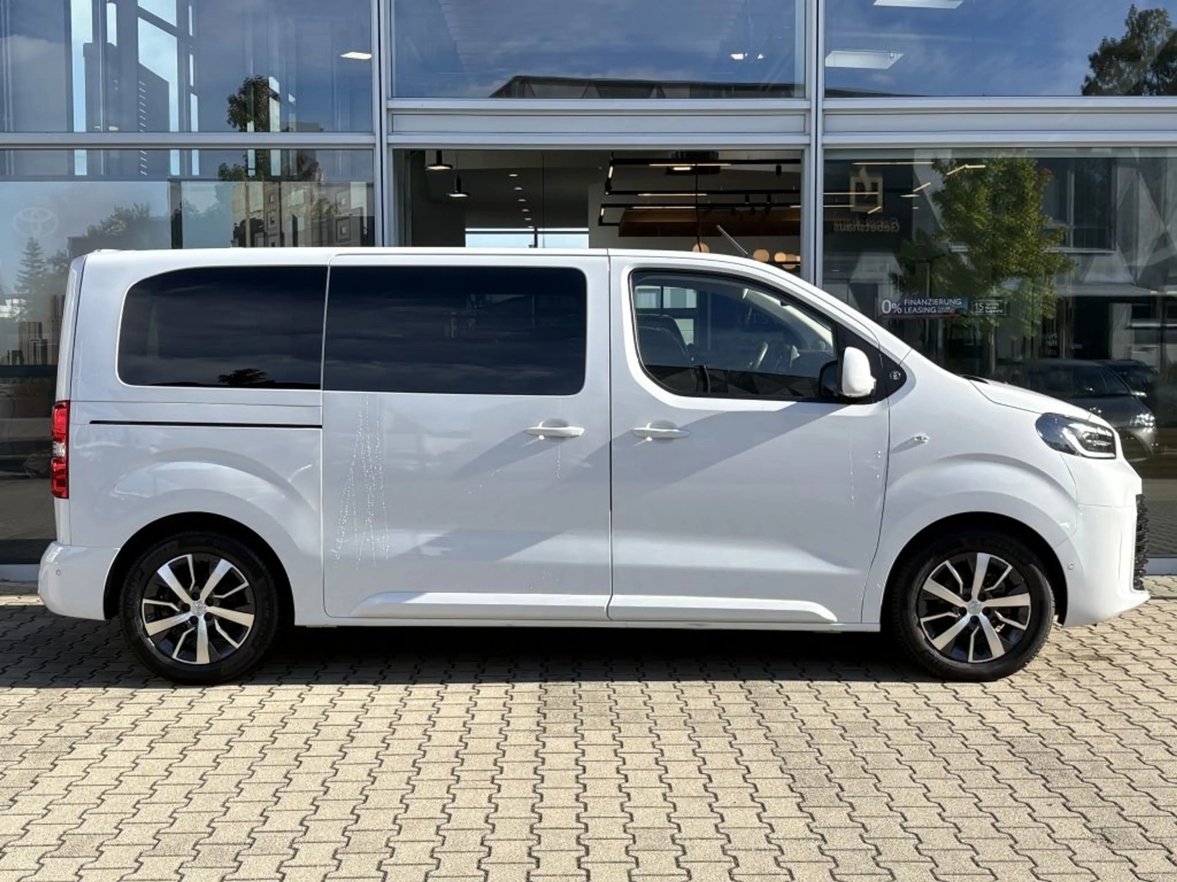 Toyota Proace 2,0 Diesel L1 (8-Si.) Automatik Verso Team D — photo 4