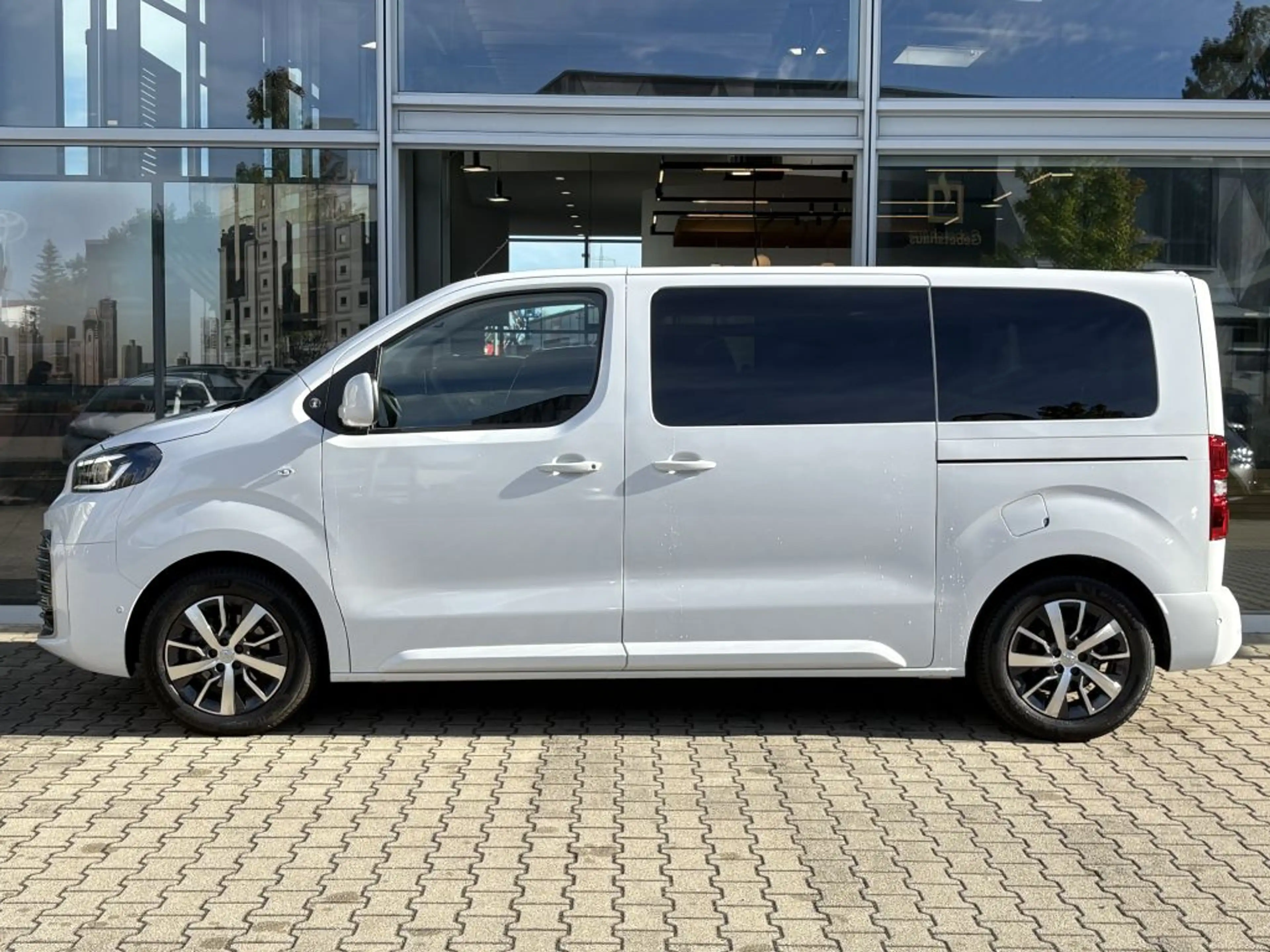 Toyota Proace 2,0 Diesel L1 (8-Si.) Automatik Verso Team D — photo 7