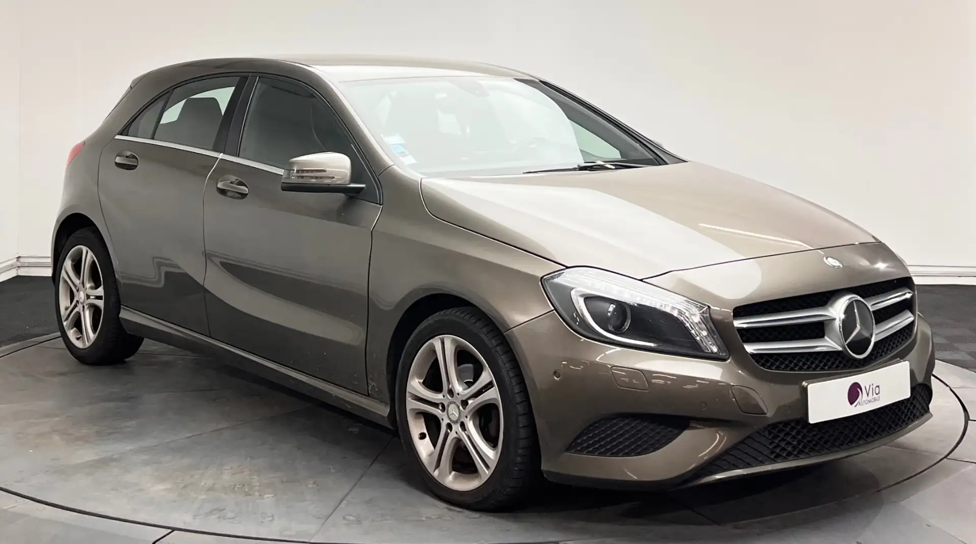 Mercedes-Benz A 180 180 CDI BlueEFFICIENCY Intuition Grau - 2