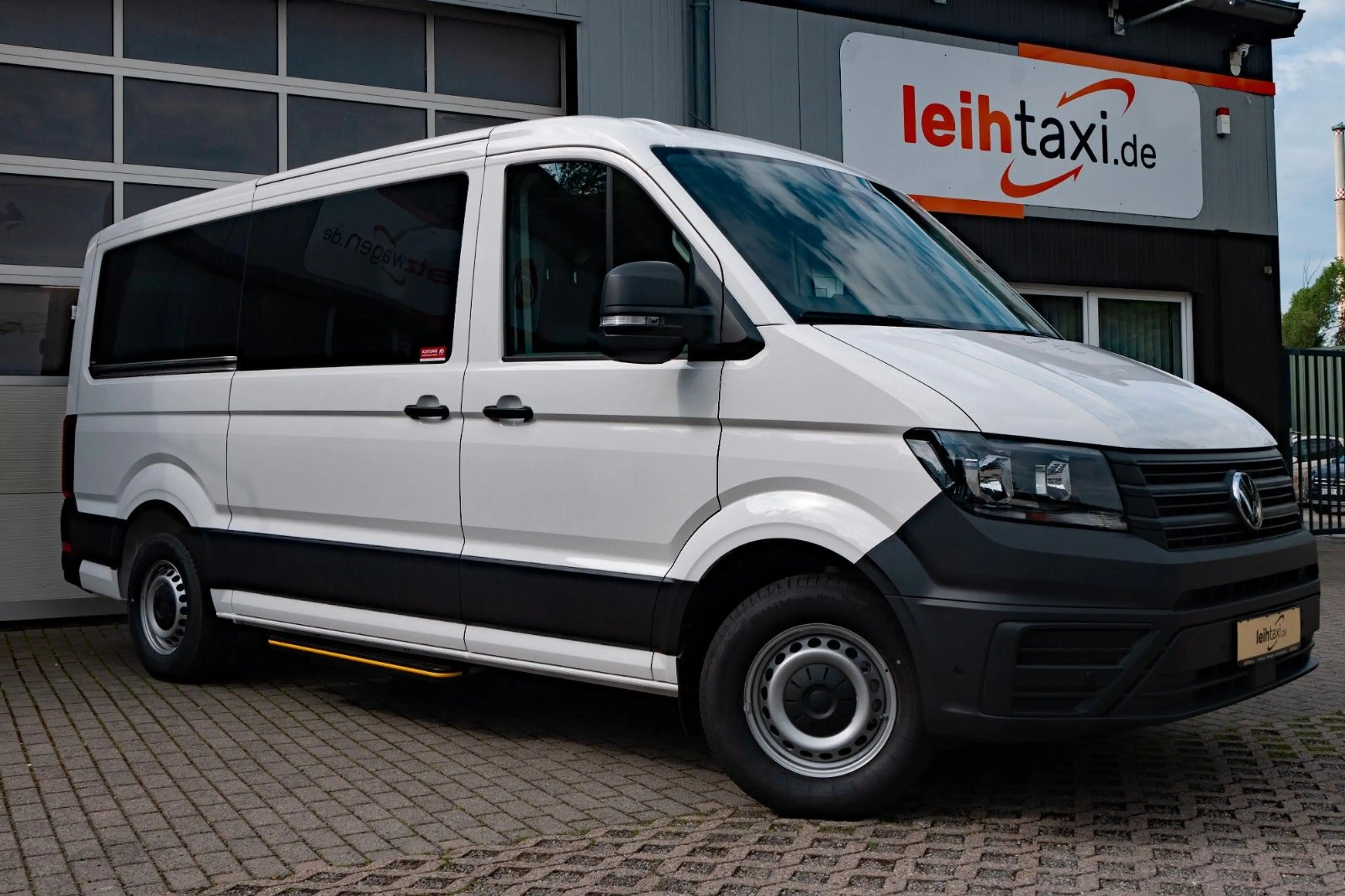 Volkswagen Crafter Rollstuhl 9-Sitzer Flach mit Rampe 5-J Garantie — photo 12