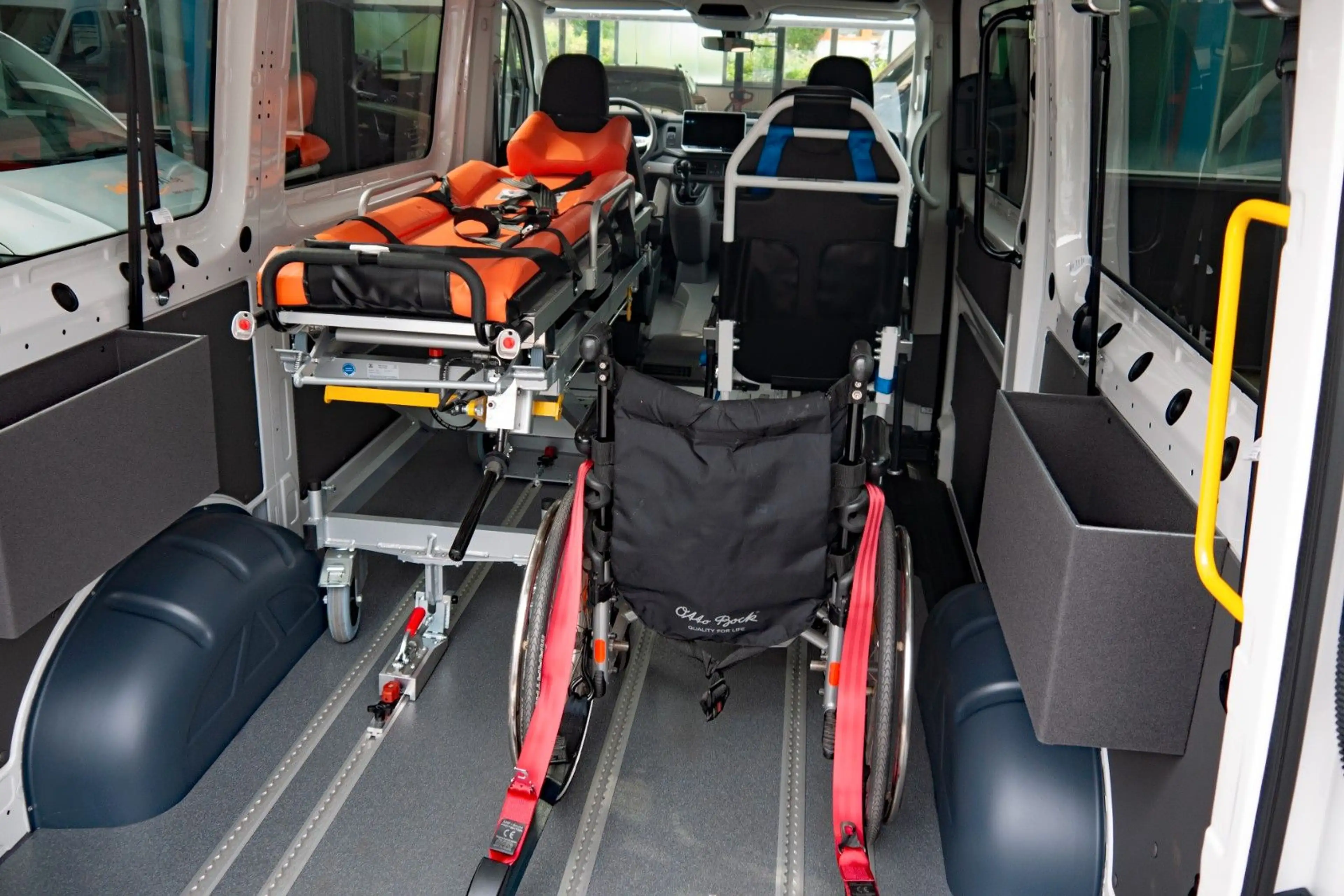 Volkswagen Crafter Rollstuhl 9-Sitzer Flach mit Rampe 5-J Garantie — photo 8