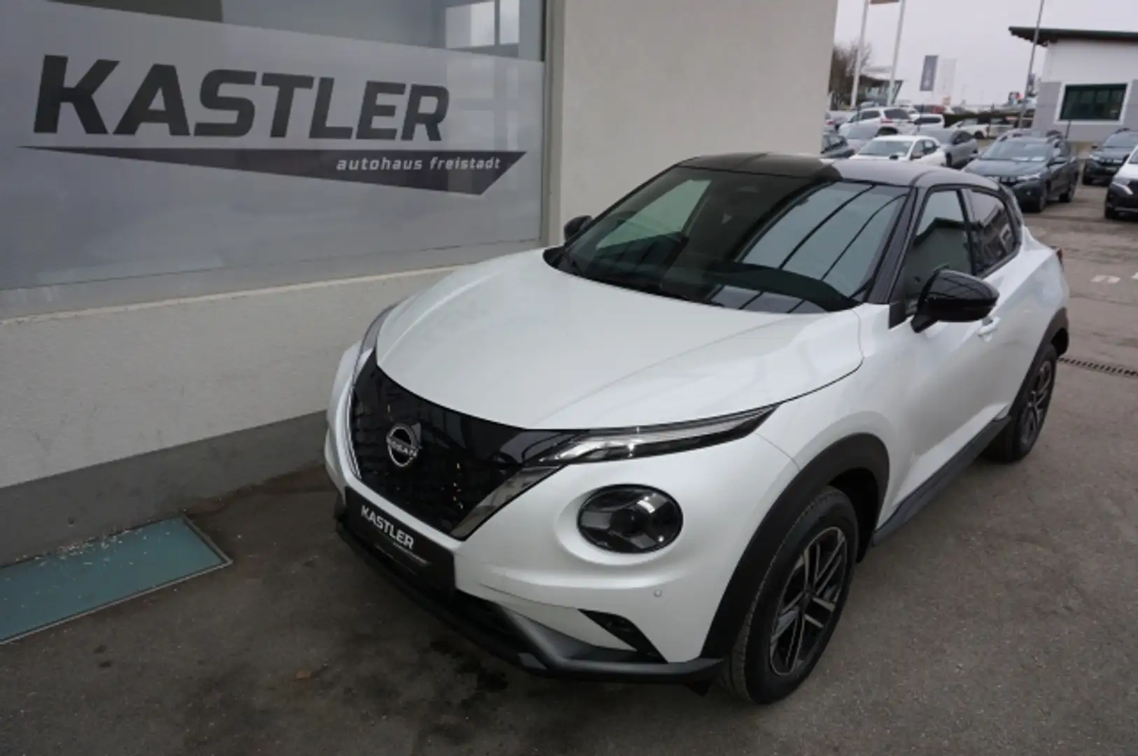 Nissan Juke N-Connecta Hybrid 1,6 Weiß - 1