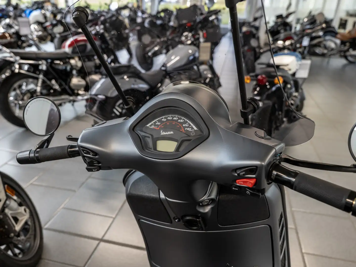 Vespa GTS 300 Super BGM Stoßdä. Ölwanne mit Schaugl Grau - 2