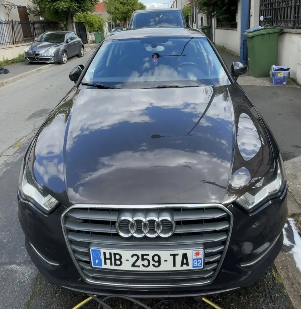 Audi A3 Sportback 1.6 TDI 105 Ambiente - 2
