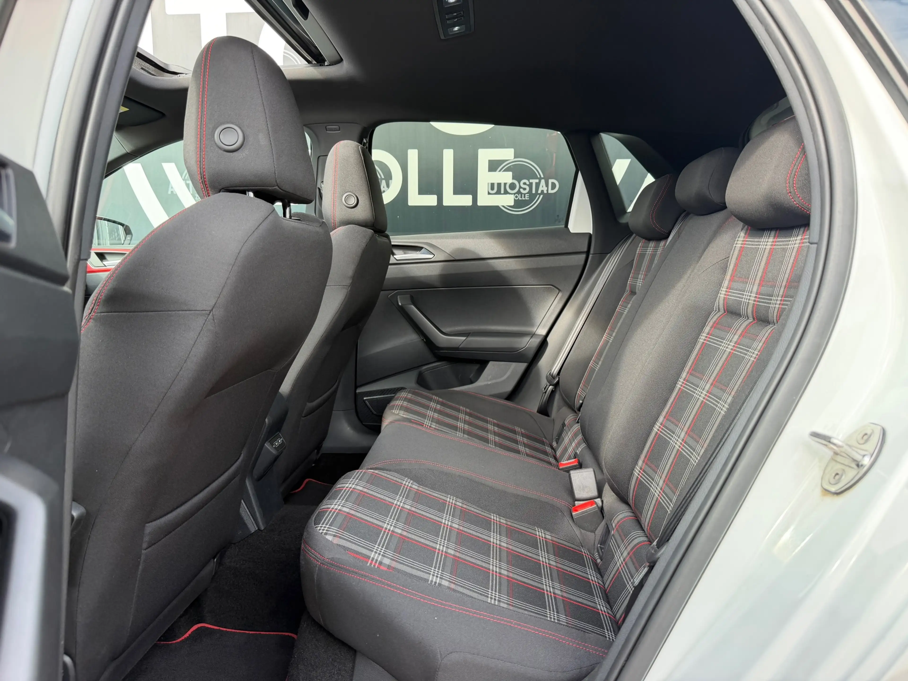 Volkswagen Polo GTI 2.0 TSI NL-Auto / Automaat / Virtual Cockpit / Pan — photo 14