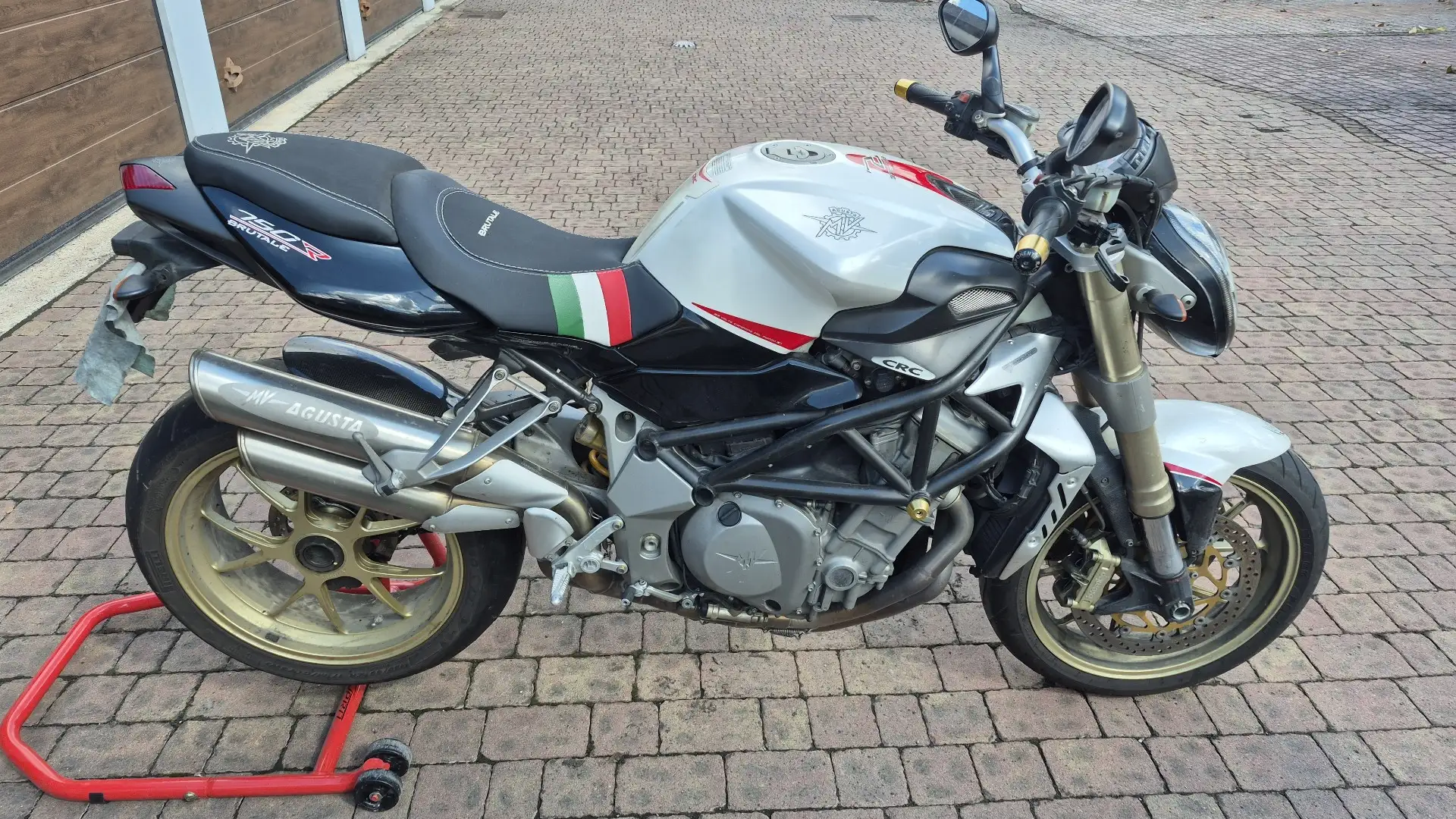 MV Agusta 750 S Белый - 1