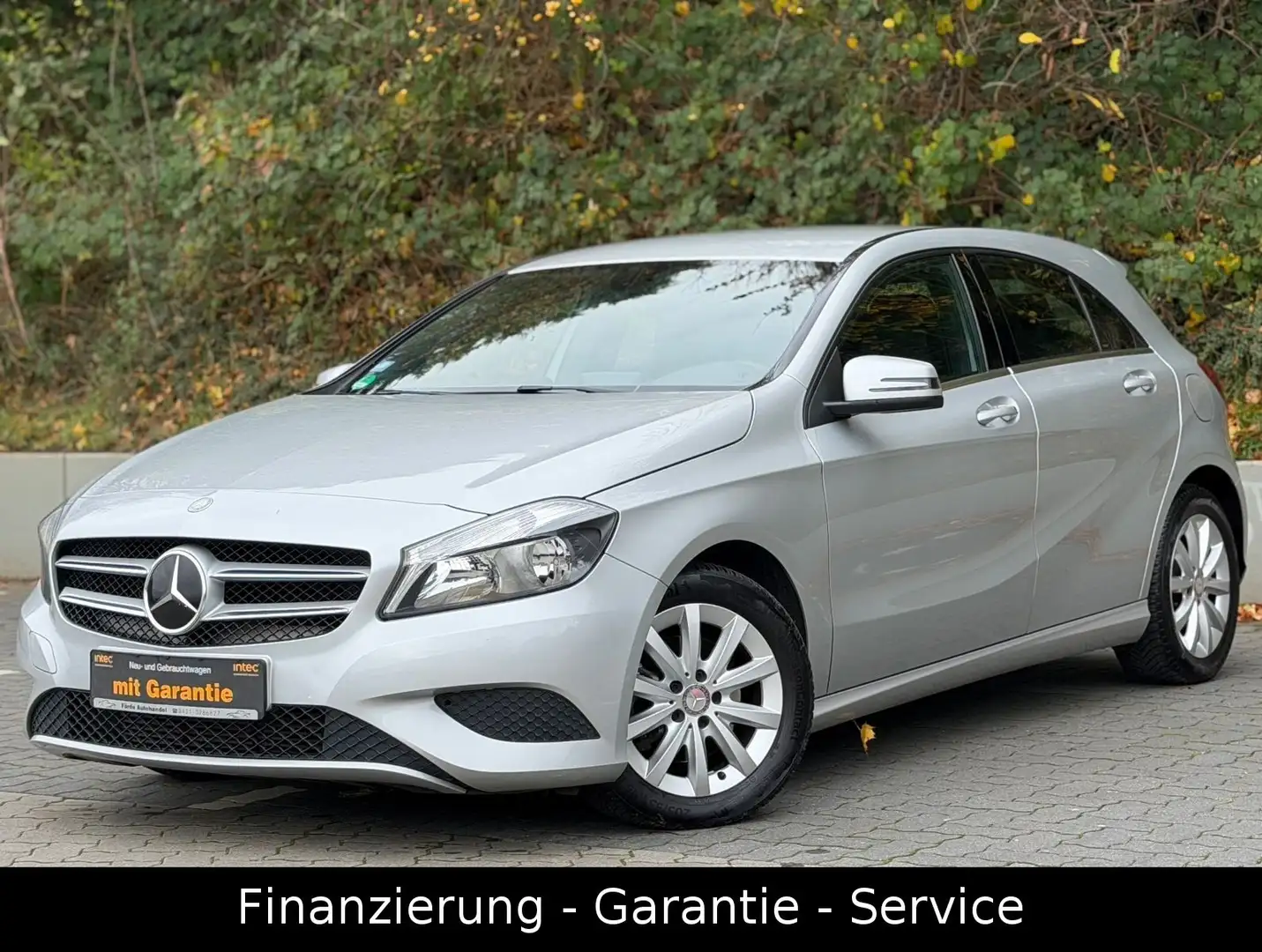 Mercedes-Benz A 180 BlueEfficiency/AUTOMATIK/KAMERA/ERST 83TKM Silber - 1