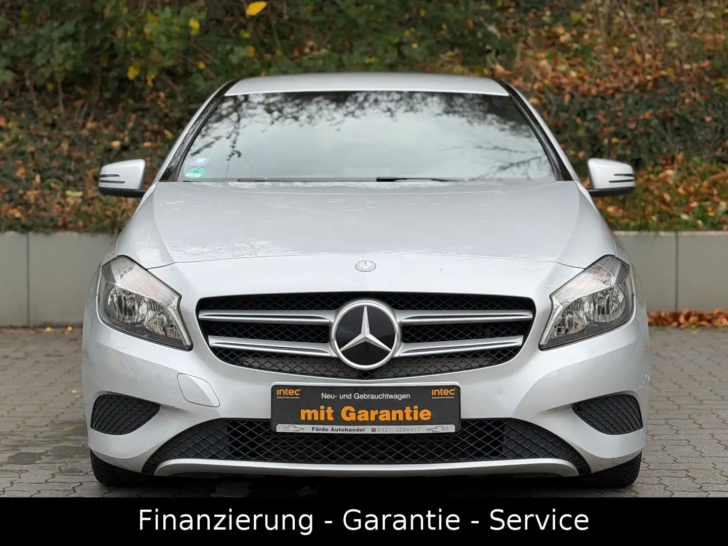 Mercedes-Benz A 180 BlueEfficiency/AUTOMATIK/KAMERA/ERST 83TKM Silber - 2