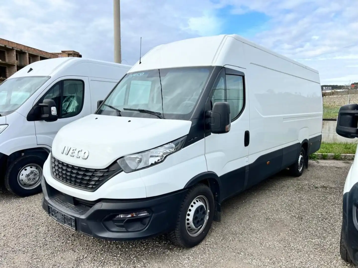 Iveco Daily 35S16A8V 2.3 HPT PLM-TM Furgone PASSO SUPER LUNGO Blanc - 1