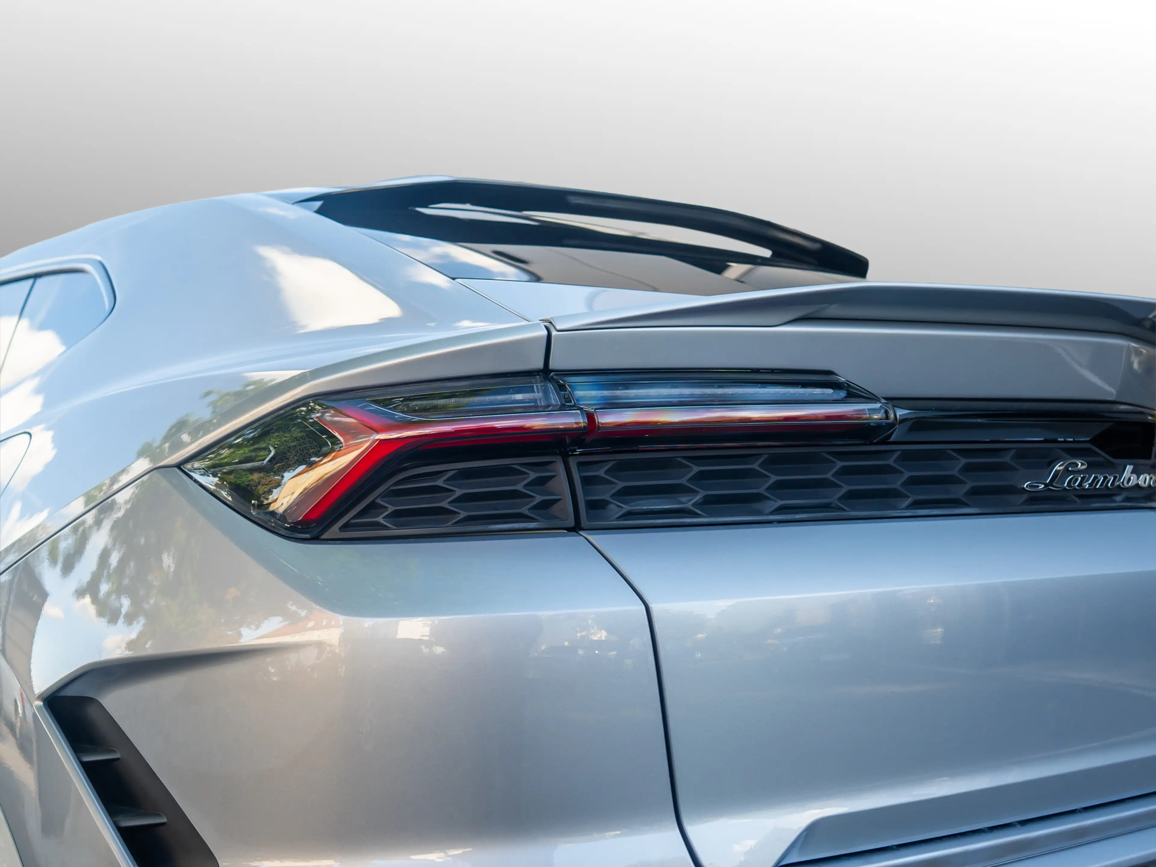 Lamborghini Urus SE| B&O| Dark Package| MY25 — photo 12