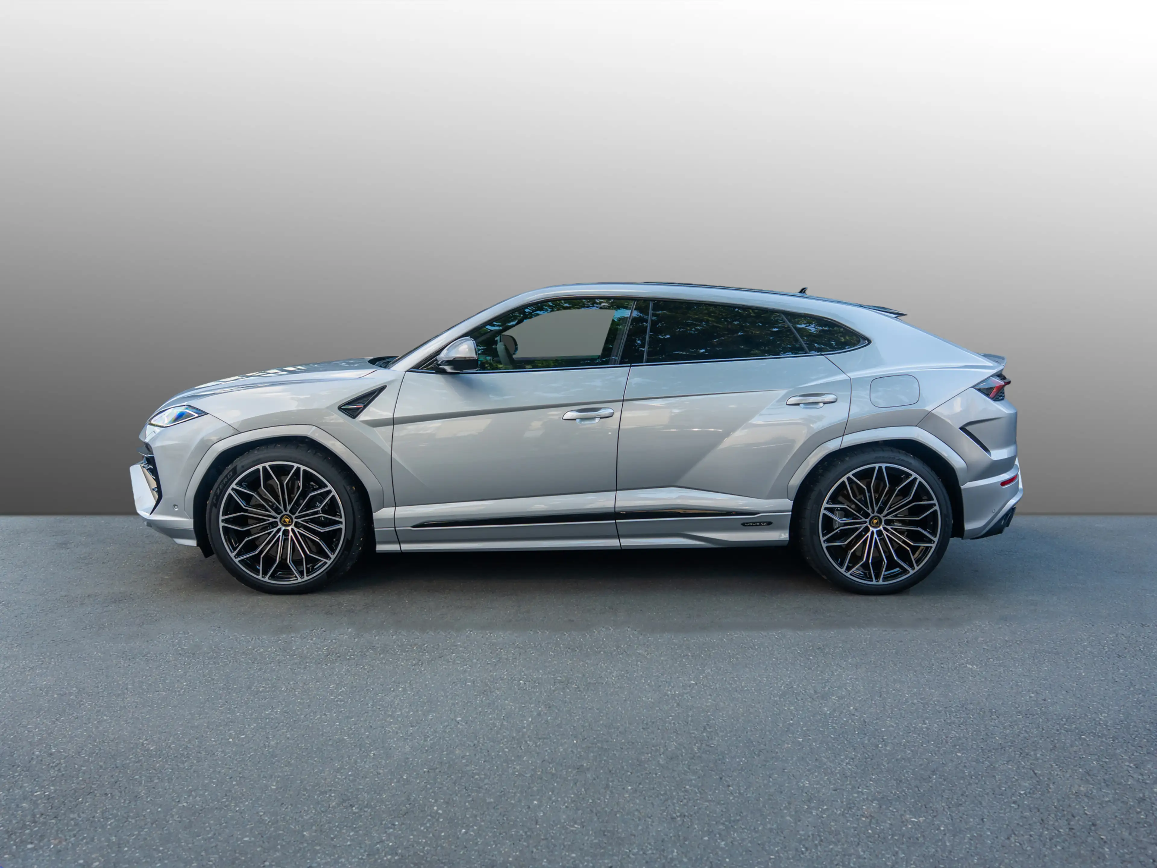 Lamborghini Urus SE| B&O| Dark Package| MY25 — photo 2