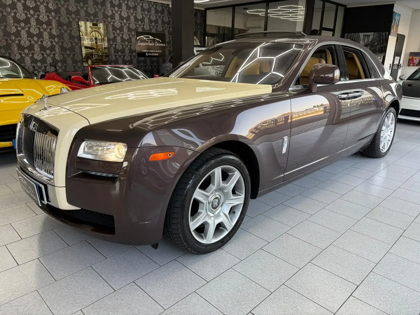 Rolls-Royce Ghost 6.6 Marrón - 2