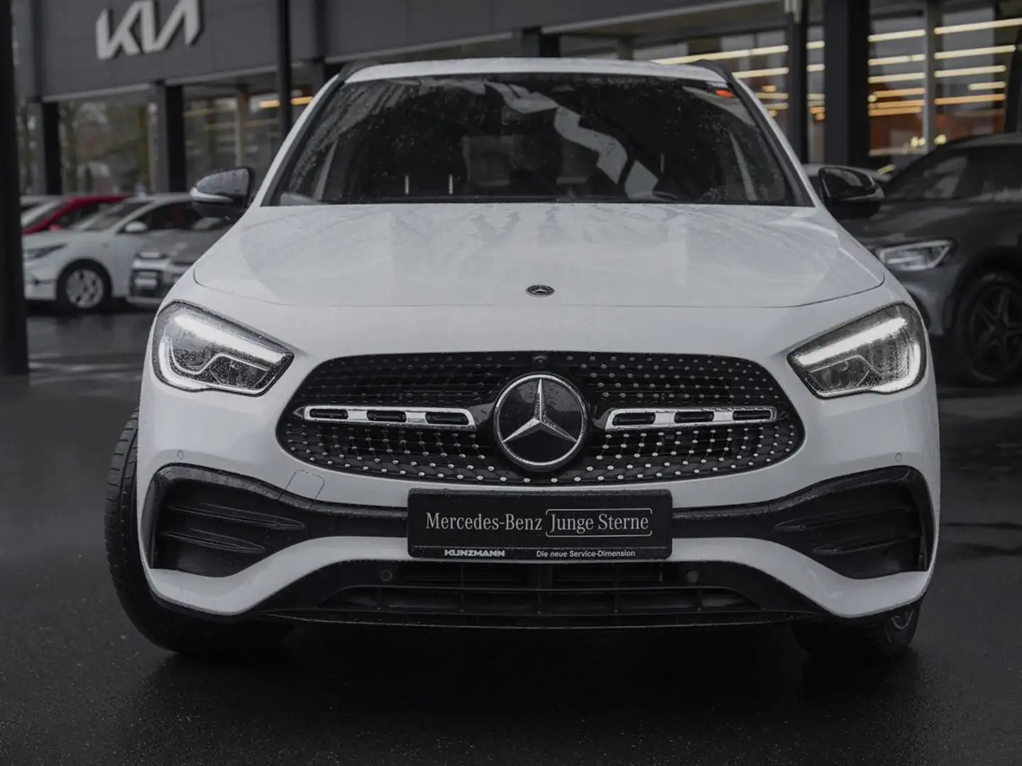 Mercedes-Benz GLA 250 e AMG Night Memory ParkP EasyP Burmester Weiß - 2