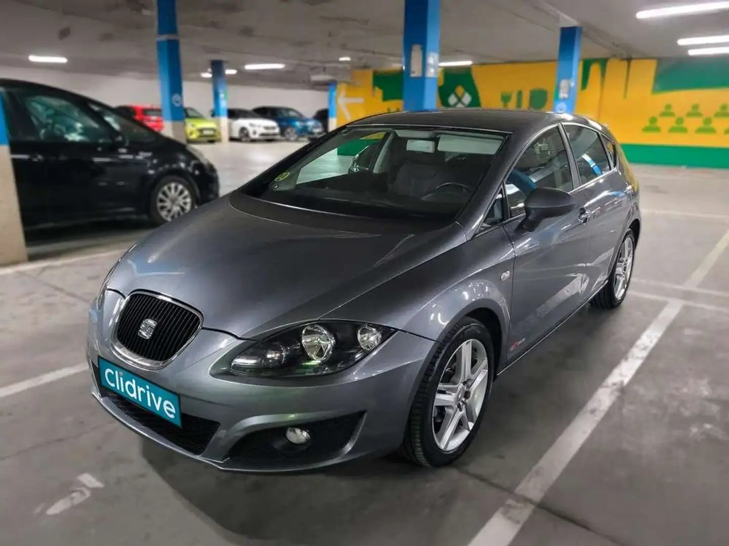 SEAT Leon 1.6TDI CR Style Copa Gris - 1