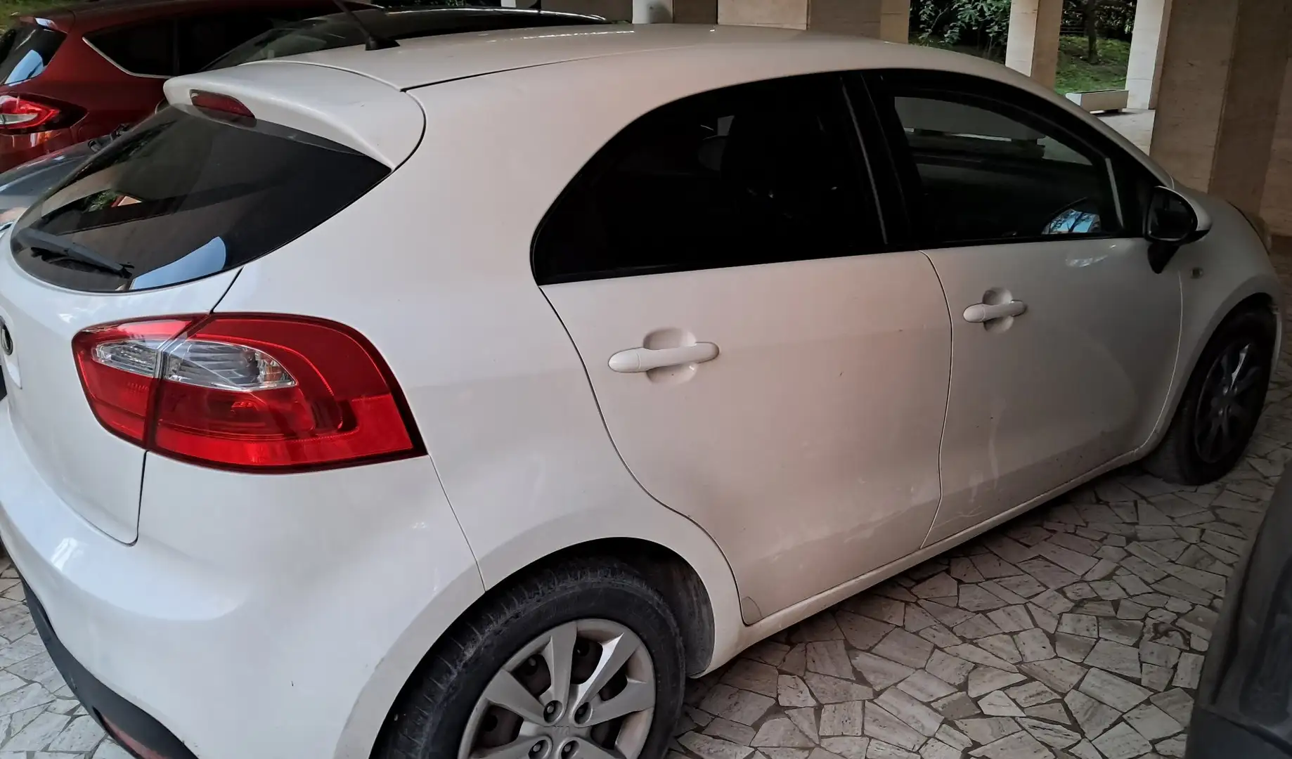 Kia Rio 5p 1.2 LX - 2