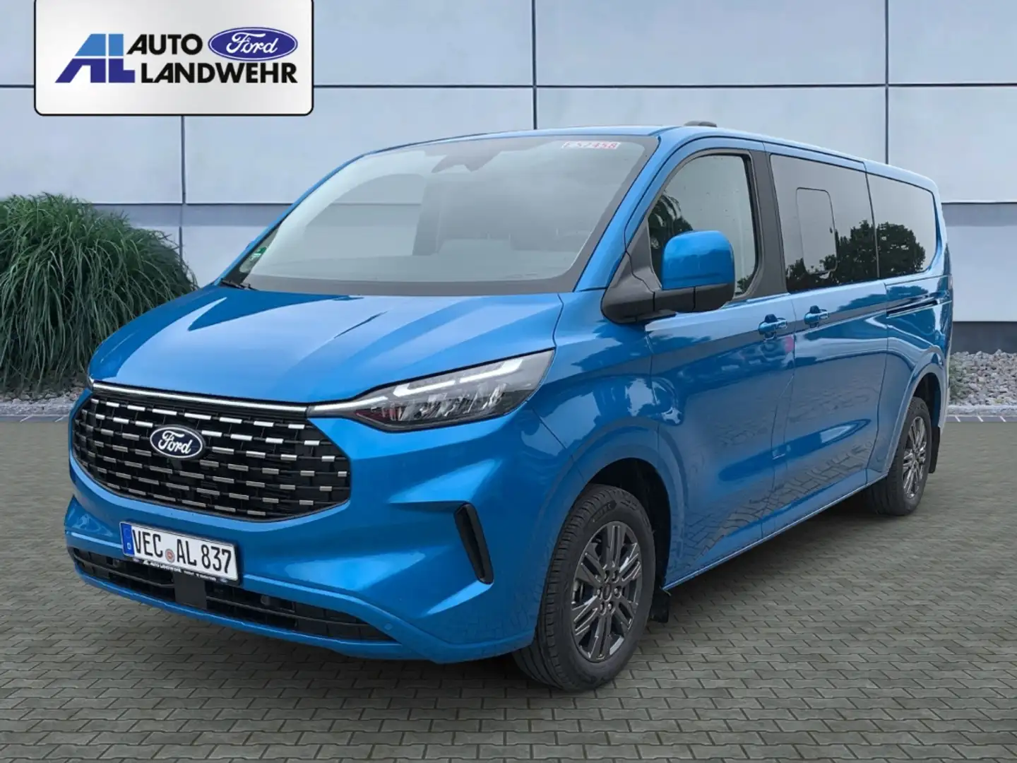 Ford Tourneo Custom Bus 320 L2 Titanium FWD 2.0 EcoBlue EU6e Titanium Blau - 1