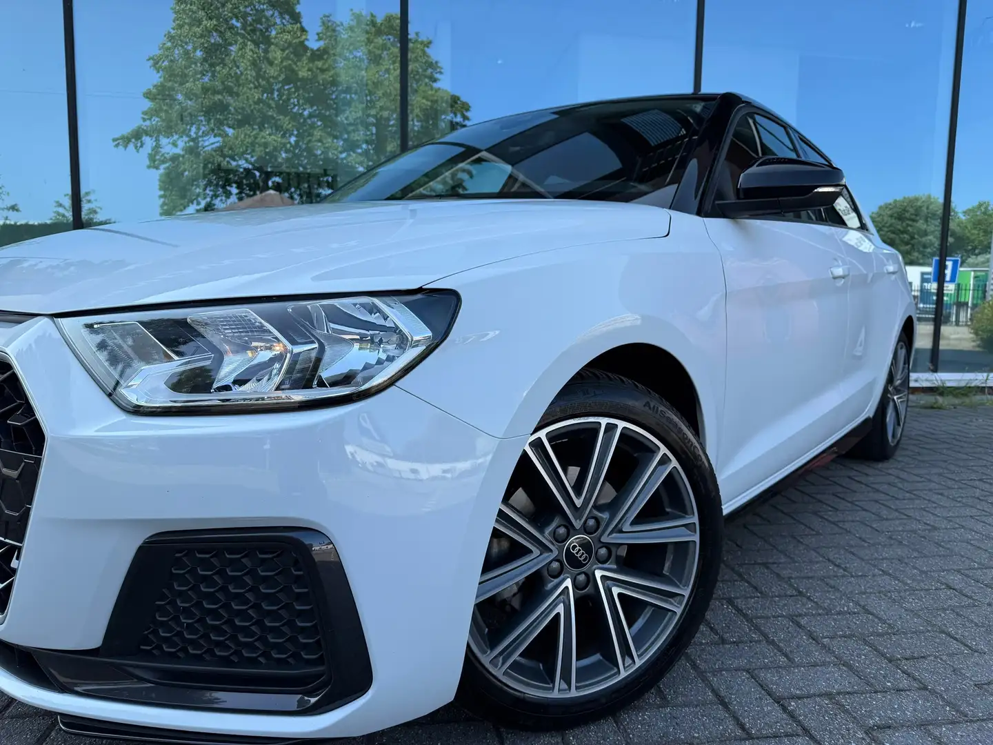 Audi A1 Sportback 30 TFSI Advanced edition - Automaat - Na Wit - 2