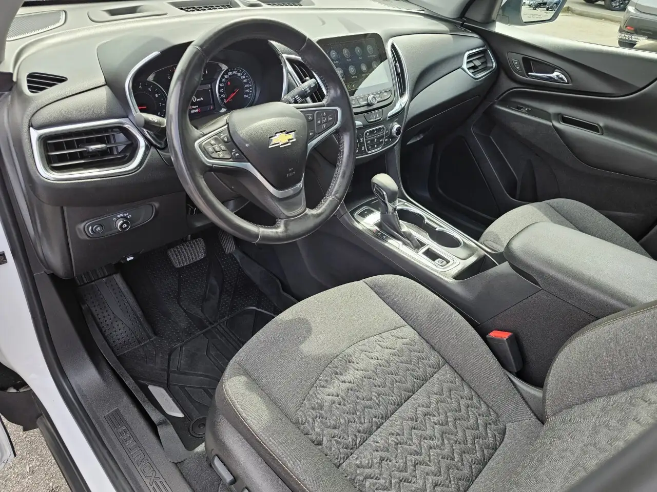 Chevrolet Equinox снимка Chevrolet Equinox