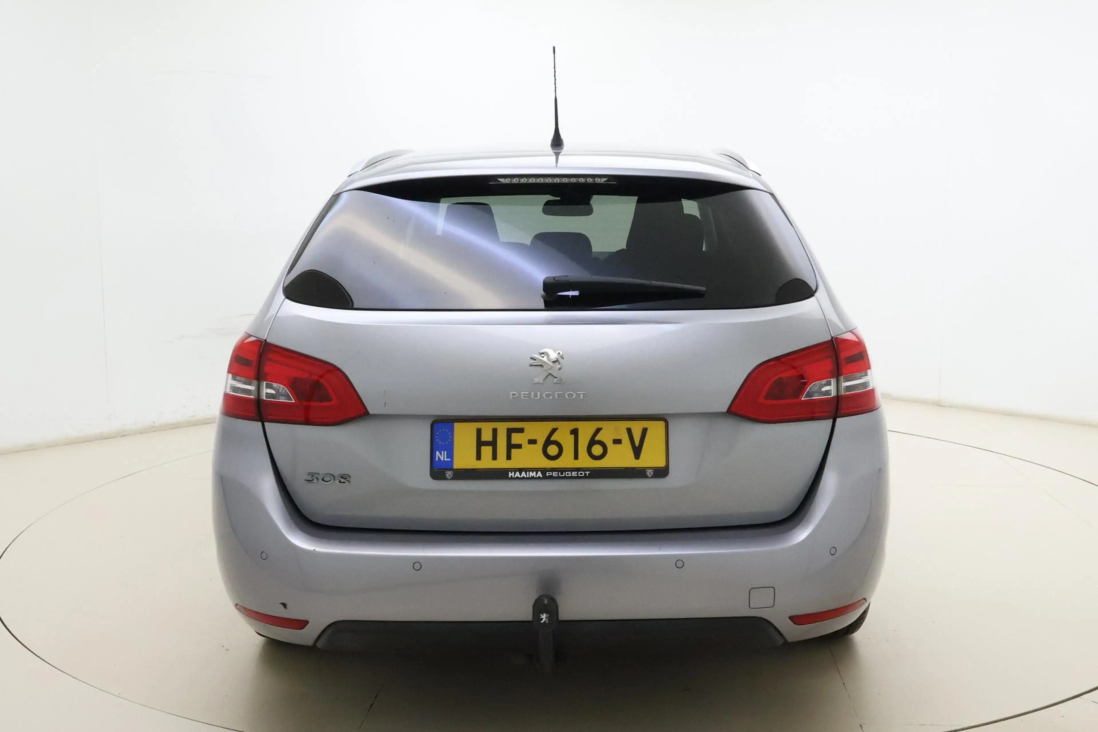 Peugeot 308 SW 1.2T Allure 110pk | Navigatie | Climate Control — photo 11