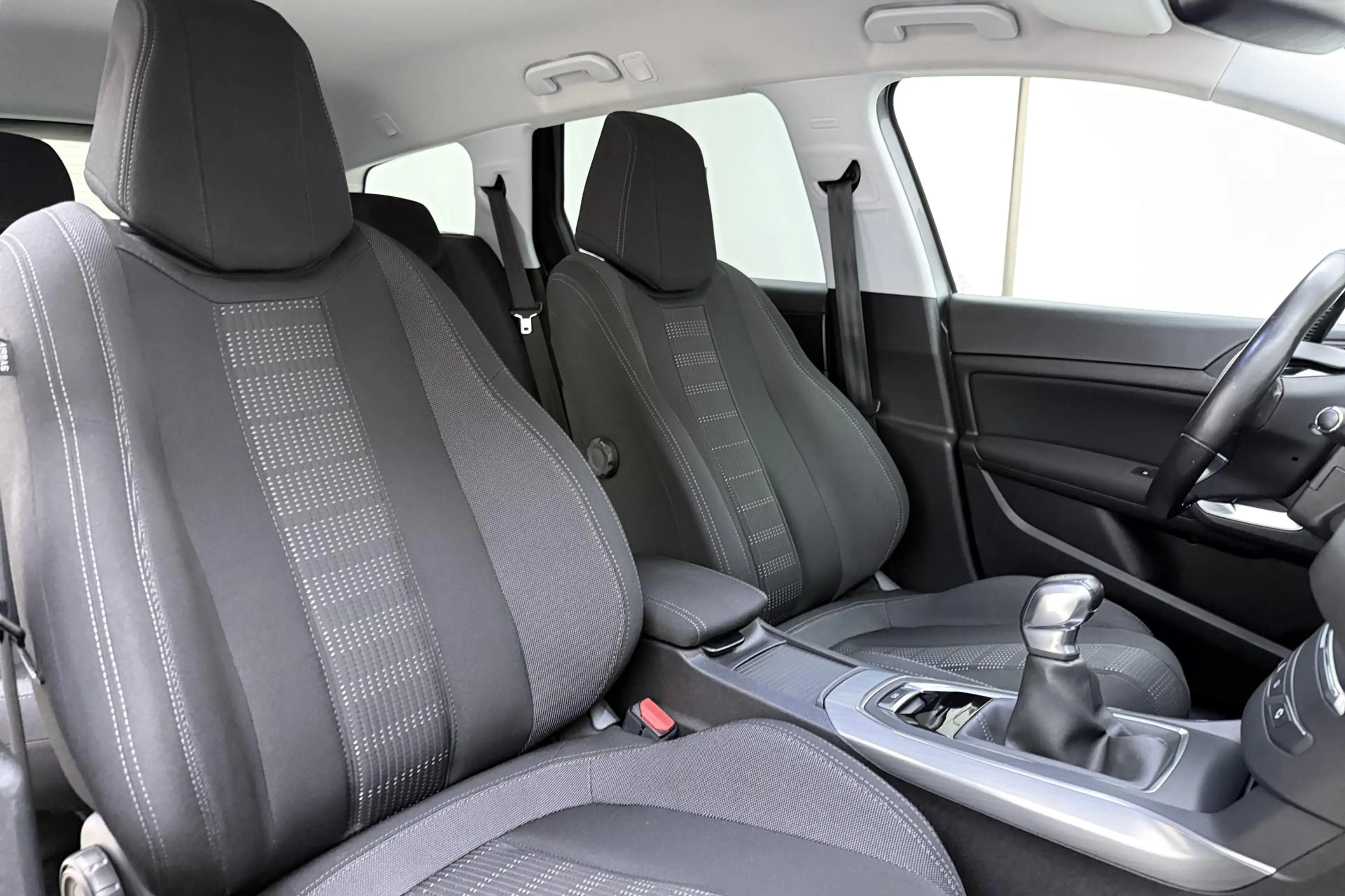 Peugeot 308 SW 1.2T Allure 110pk | Navigatie | Climate Control — photo 13