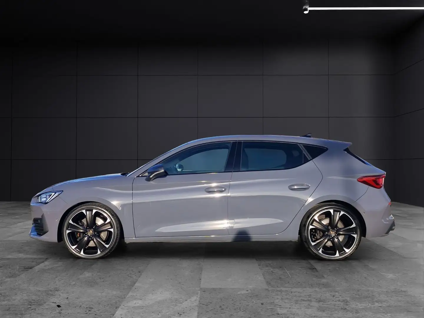 CUPRA Leon VZ 2,0 TSI DSG ACC KAMERA NAVI LED Grau - 2