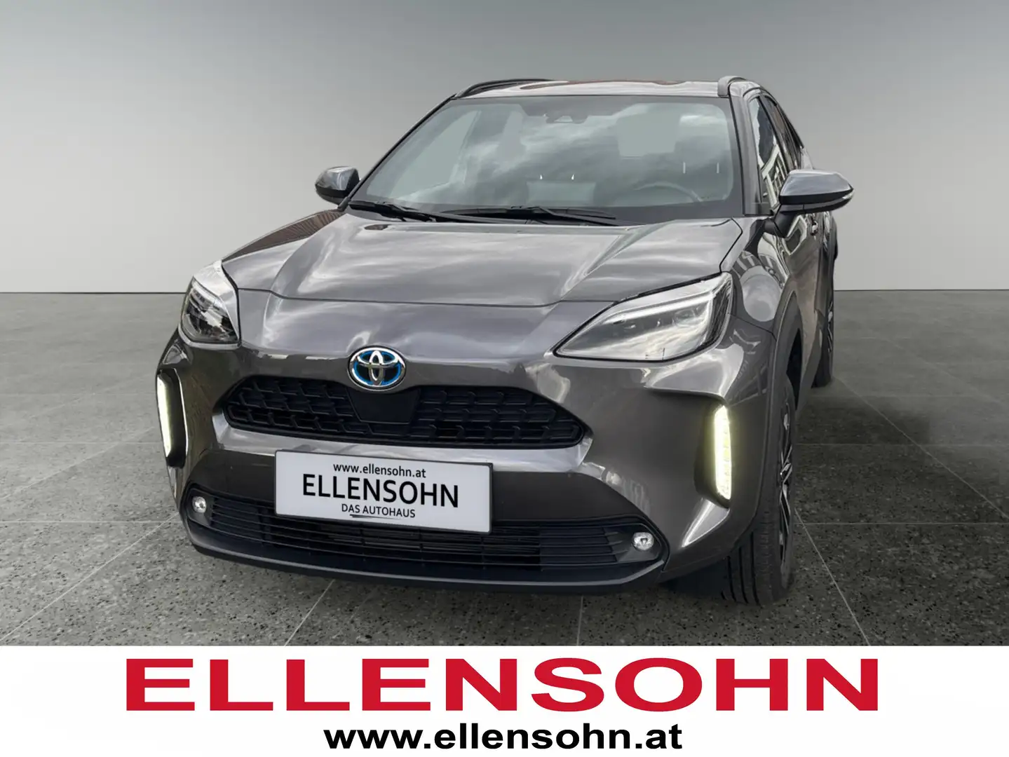 Toyota Yaris Cross 1,5 l Hybrid 4x2, Active Drive Grau - 1