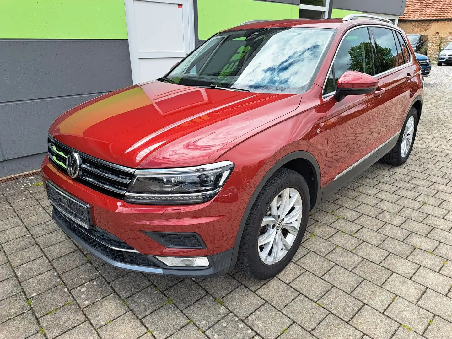 Volkswagen Tiguan Highline BMT/Start-Stopp 4Motion Rot - 2