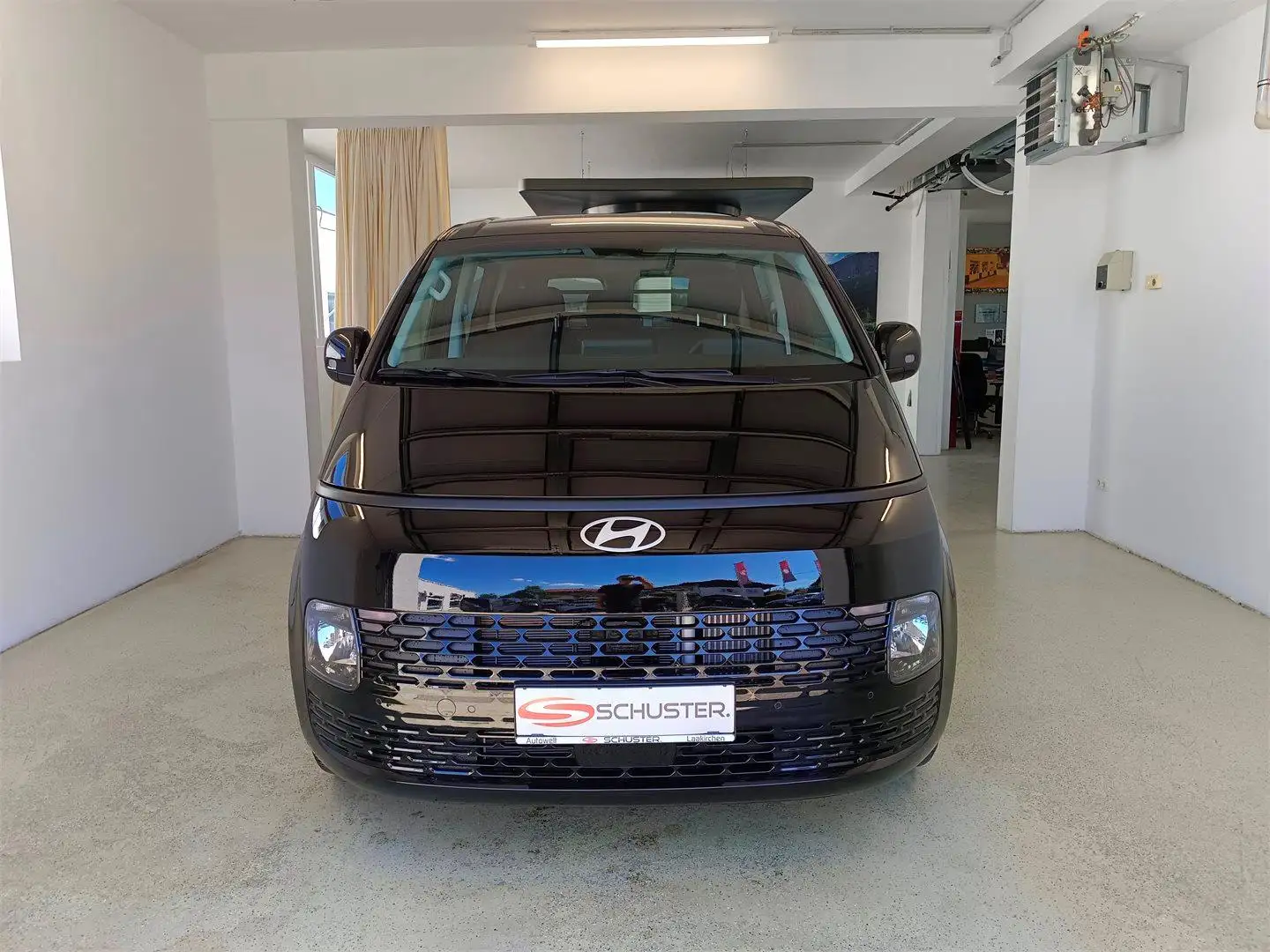 Hyundai STARIA Van HEV Kastenwagen 1.6 T-GDi HEV l5hv2-P4 Schwarz - 2