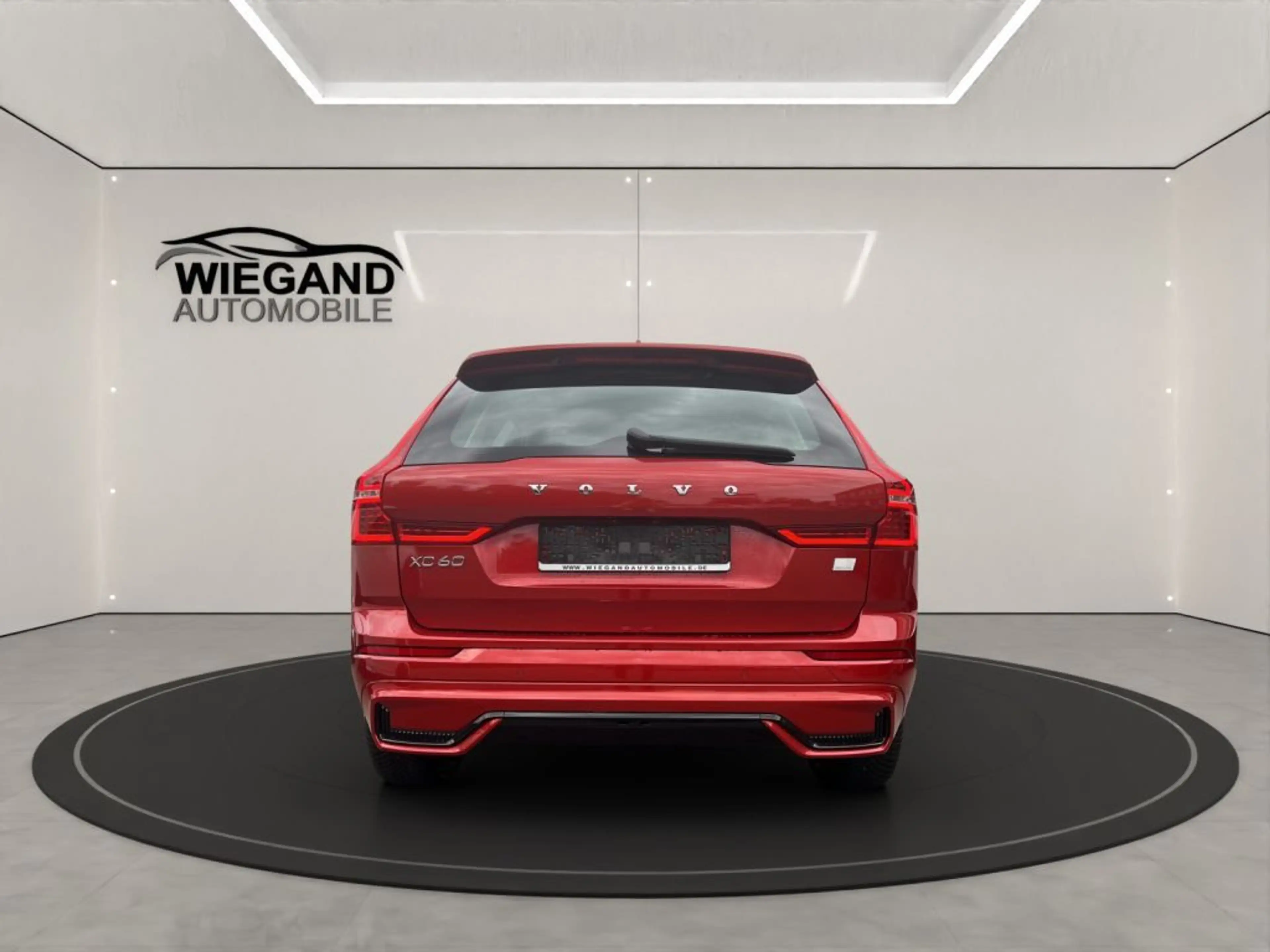 Volvo XC60 T6 AWD Plug-in Hybrid Plus Dark+PANO+LED+KA — photo 4