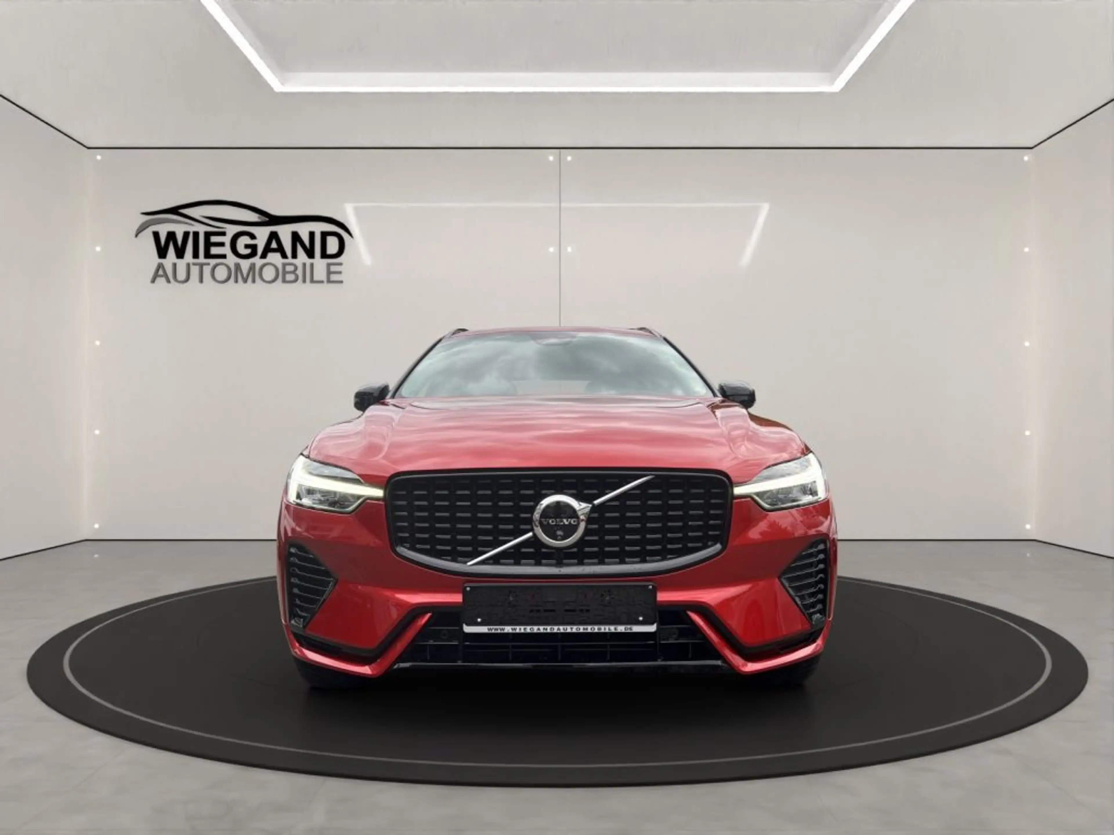Volvo XC60 T6 AWD Plug-in Hybrid Plus Dark+PANO+LED+KA — photo 8