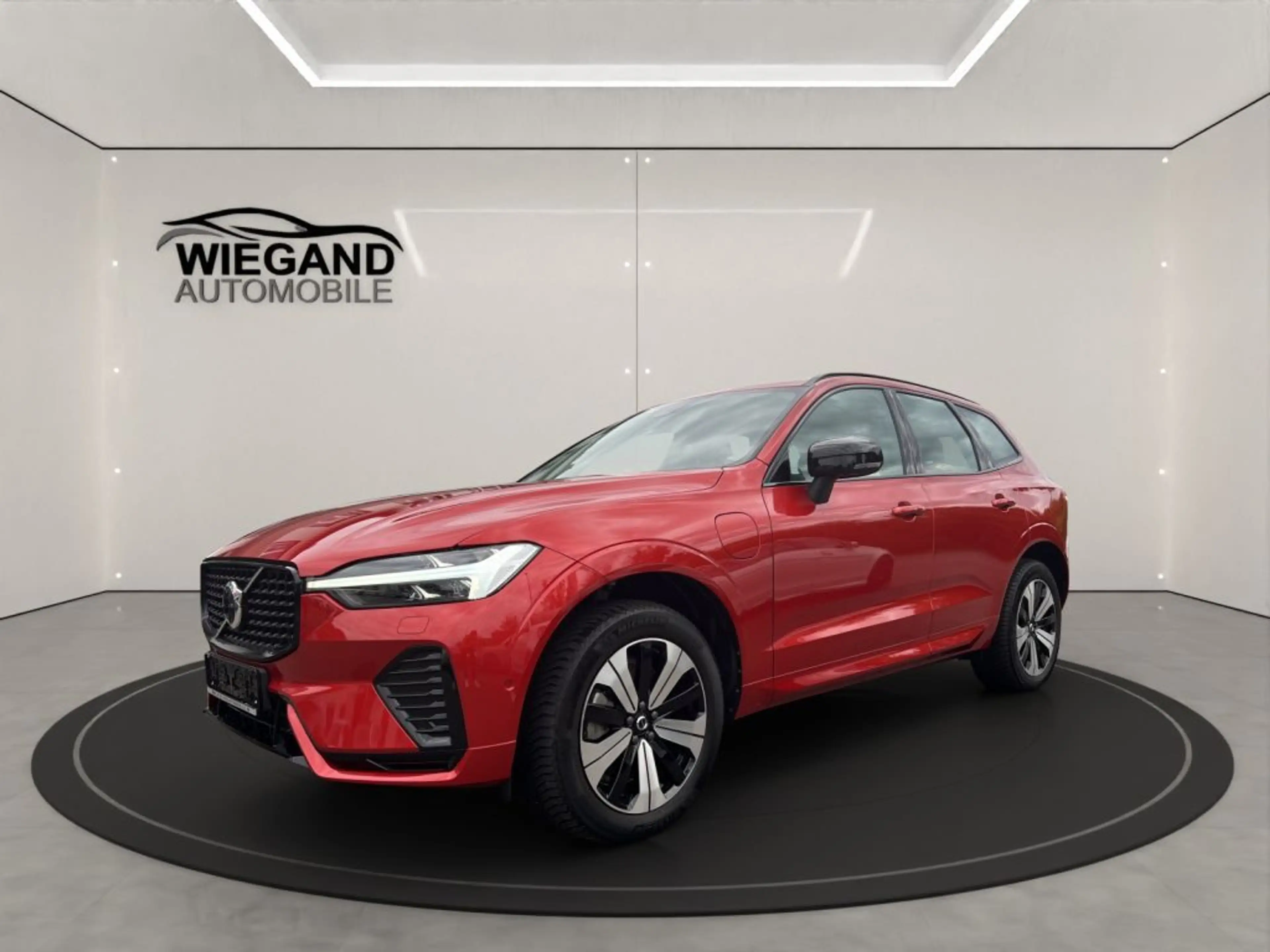 Volvo XC60 T6 AWD Plug-in Hybrid Plus Dark+PANO+LED+KA