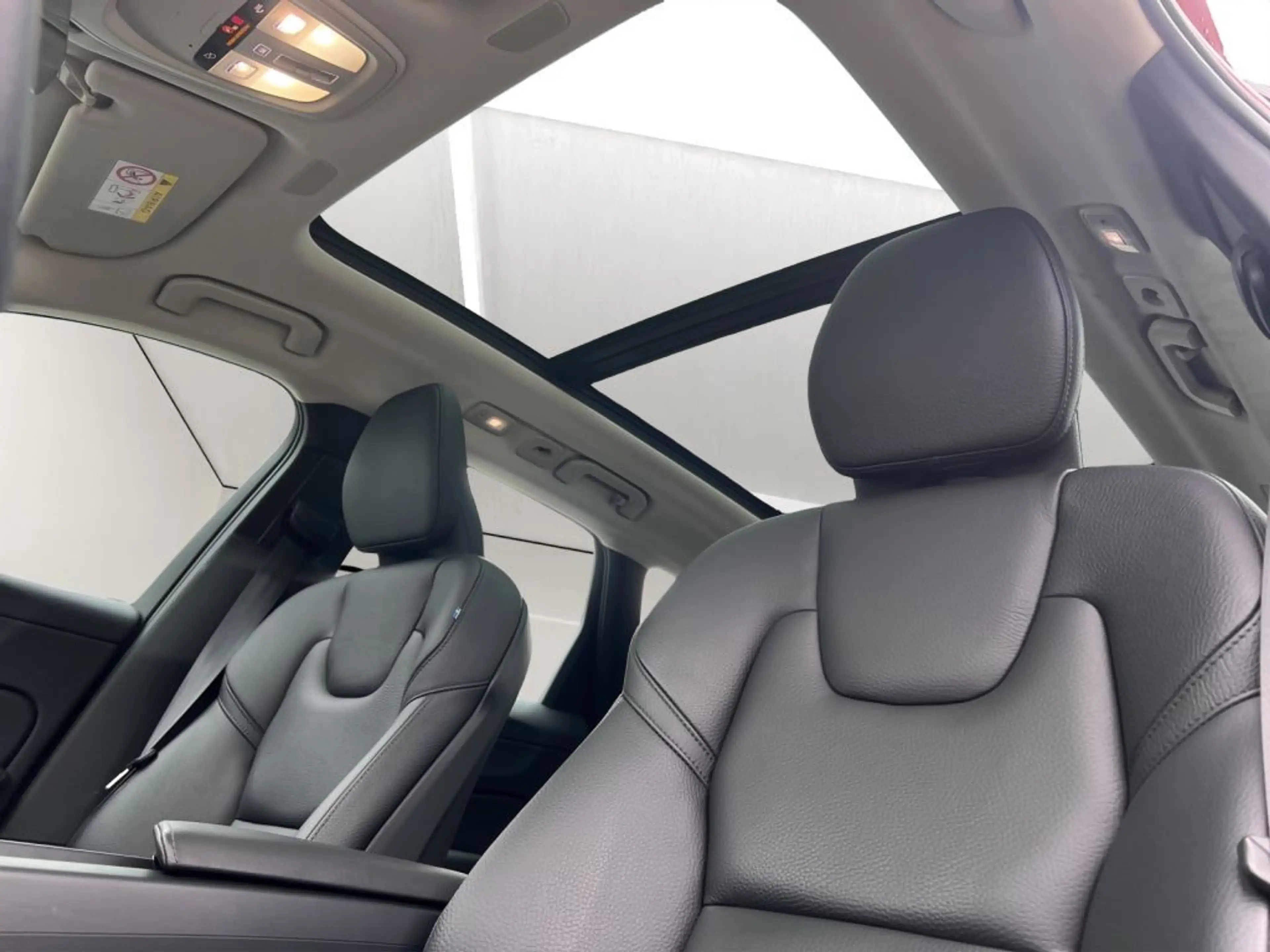 Volvo XC60 T6 AWD Plug-in Hybrid Plus Dark+PANO+LED+KA — photo 15