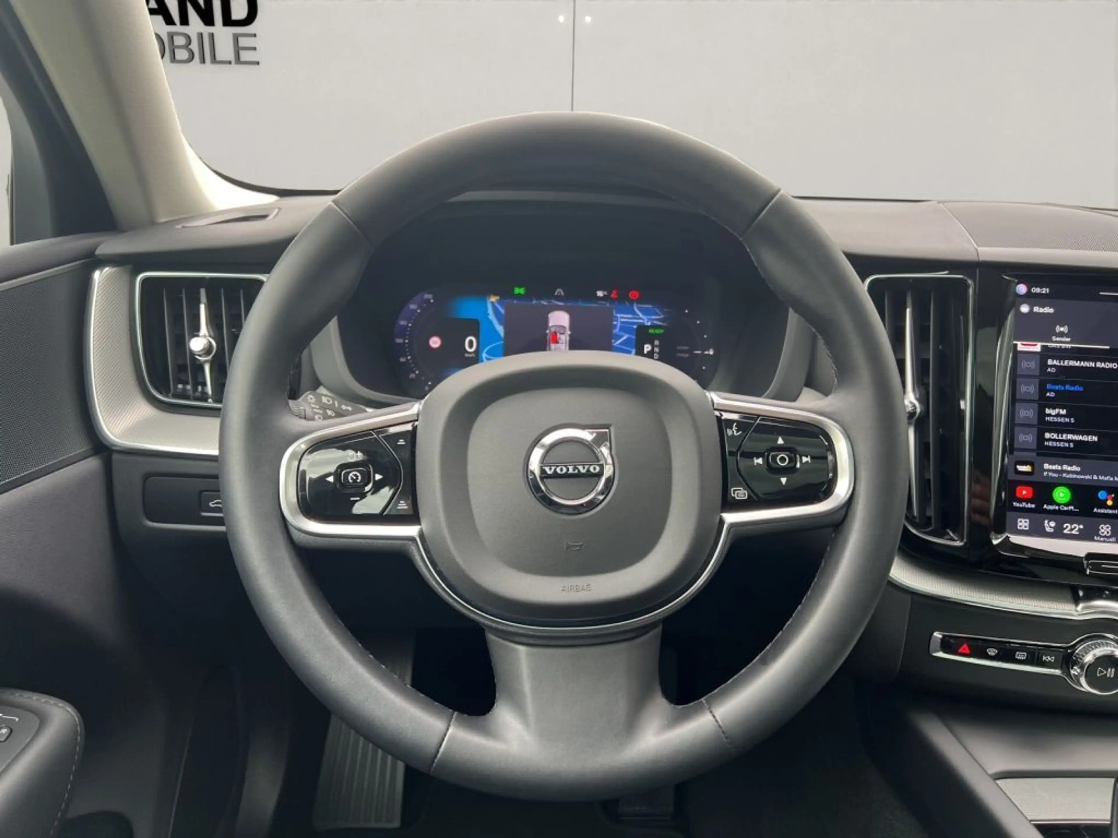 Volvo XC60 T6 AWD Plug-in Hybrid Plus Dark+PANO+LED+KA — photo 12