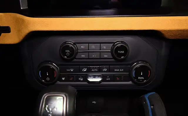 Ford Bronco view 11