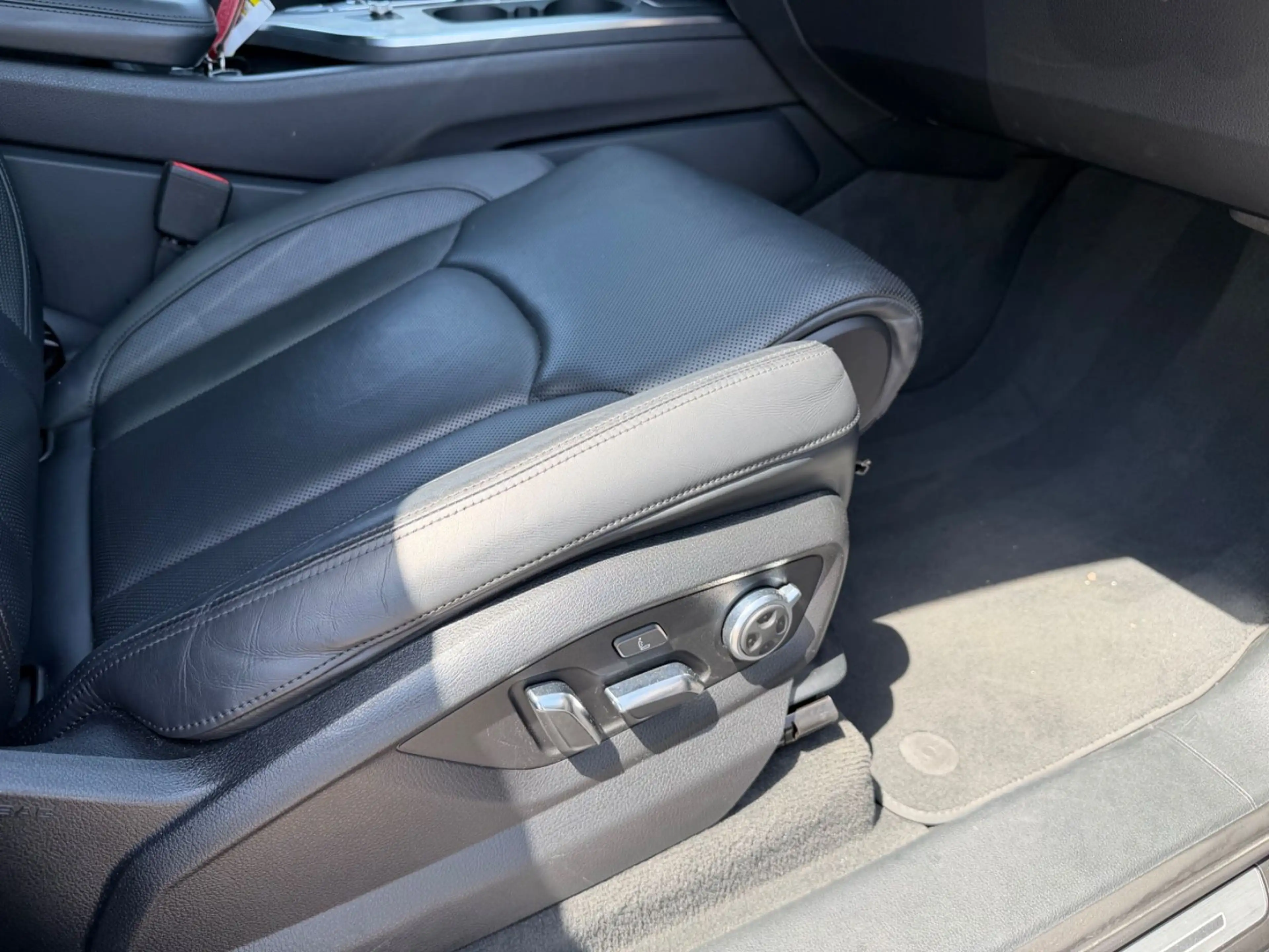 Audi SQ7 4.0 TDI Quattro Soft Pano Head up Keramik — photo 5