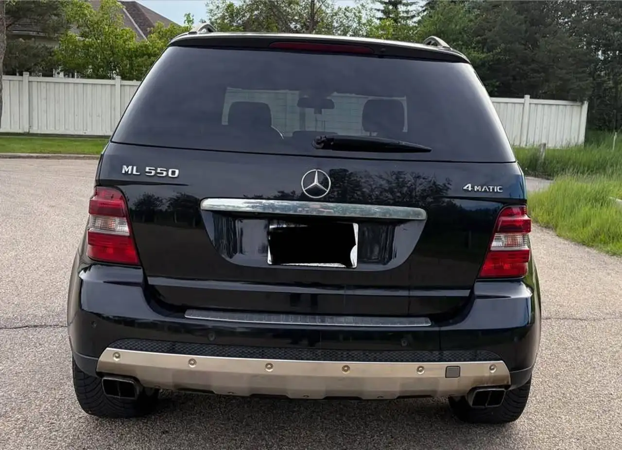 Mercedes-Benz M-Class снимка Mercedes-Benz M-Class