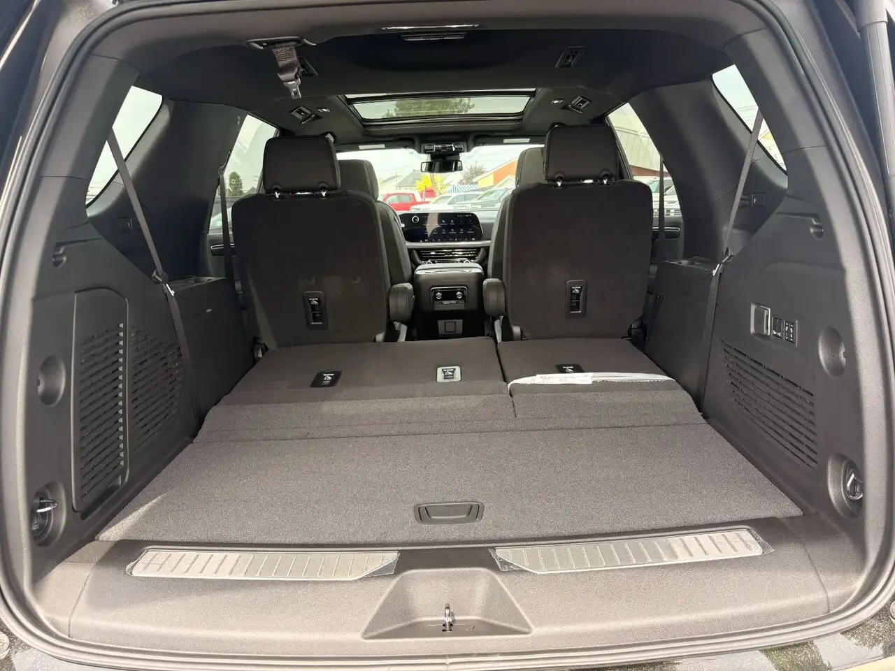 Chevrolet Tahoe снимка Chevrolet Tahoe