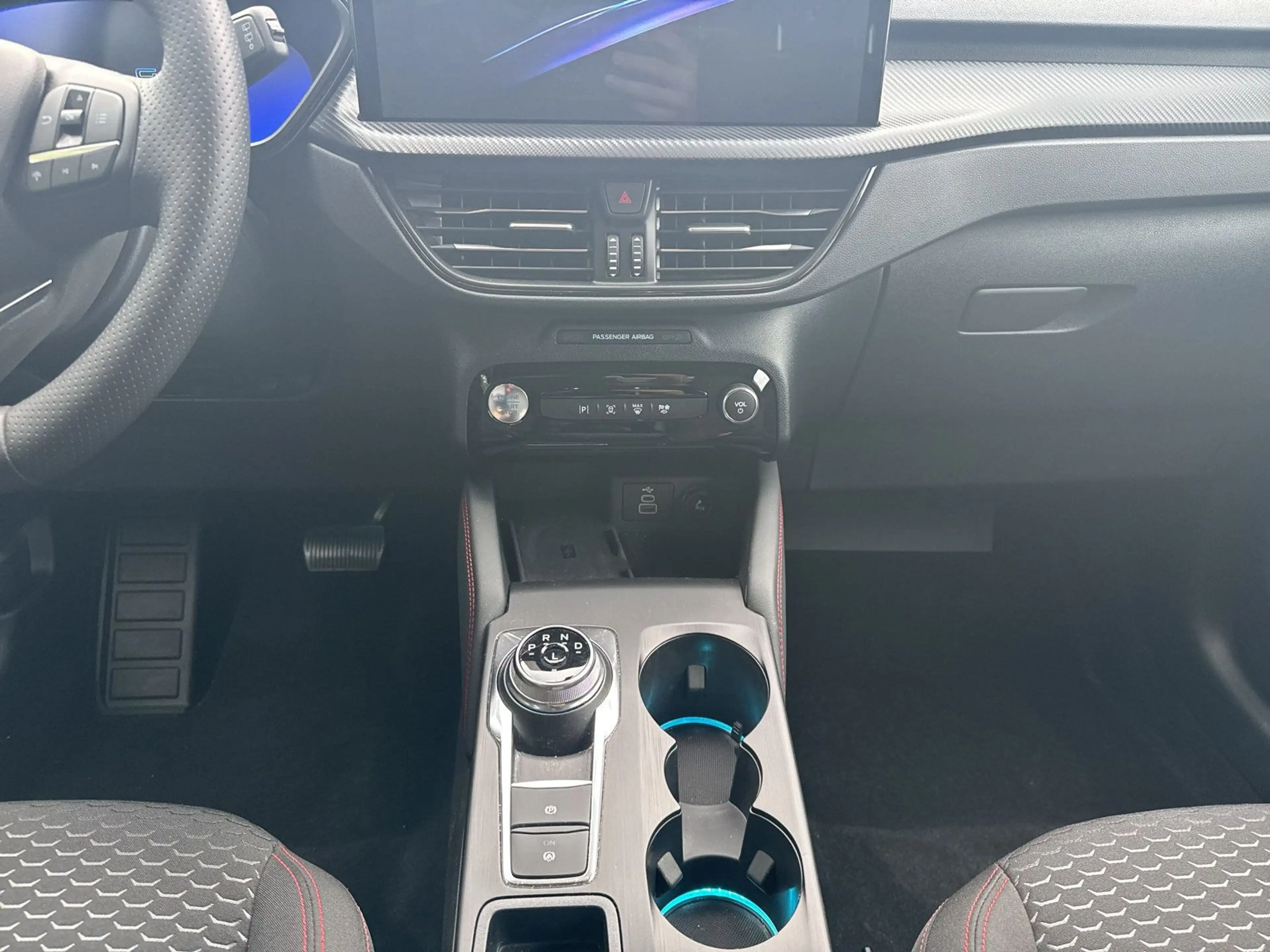Ford Kuga 2.5 Duratec Plug-in-Hybrid PHEV ST-Line+FHZ — photo 14