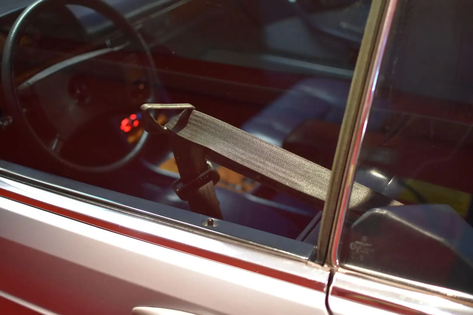 Mercedes-Benz 500 SEC/5,0 V8 231PS/AUT./SAMMLER/TÜVneu/NOTE 2! Silber - 2