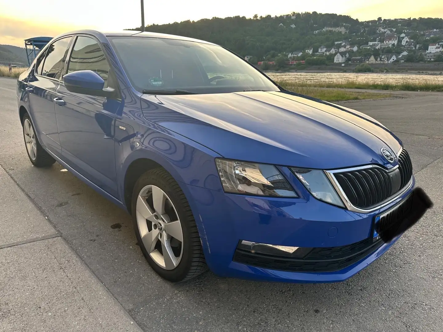 Skoda Octavia Ambition, sehr gepflegt Blau - 2