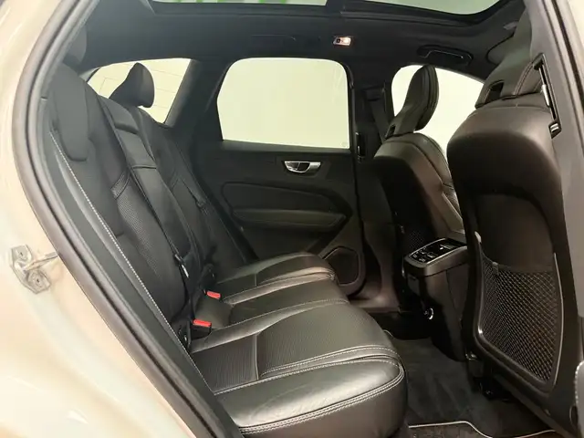 Volvo XC60 view 14